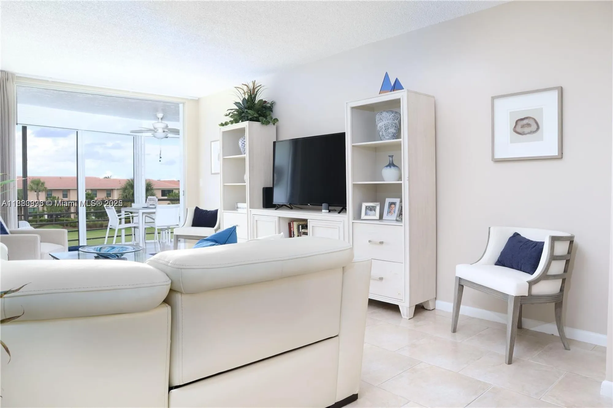 Property Slideshow image 9 of 35 | 23099 barwood ln 304, Boca Raton, FL, 33428