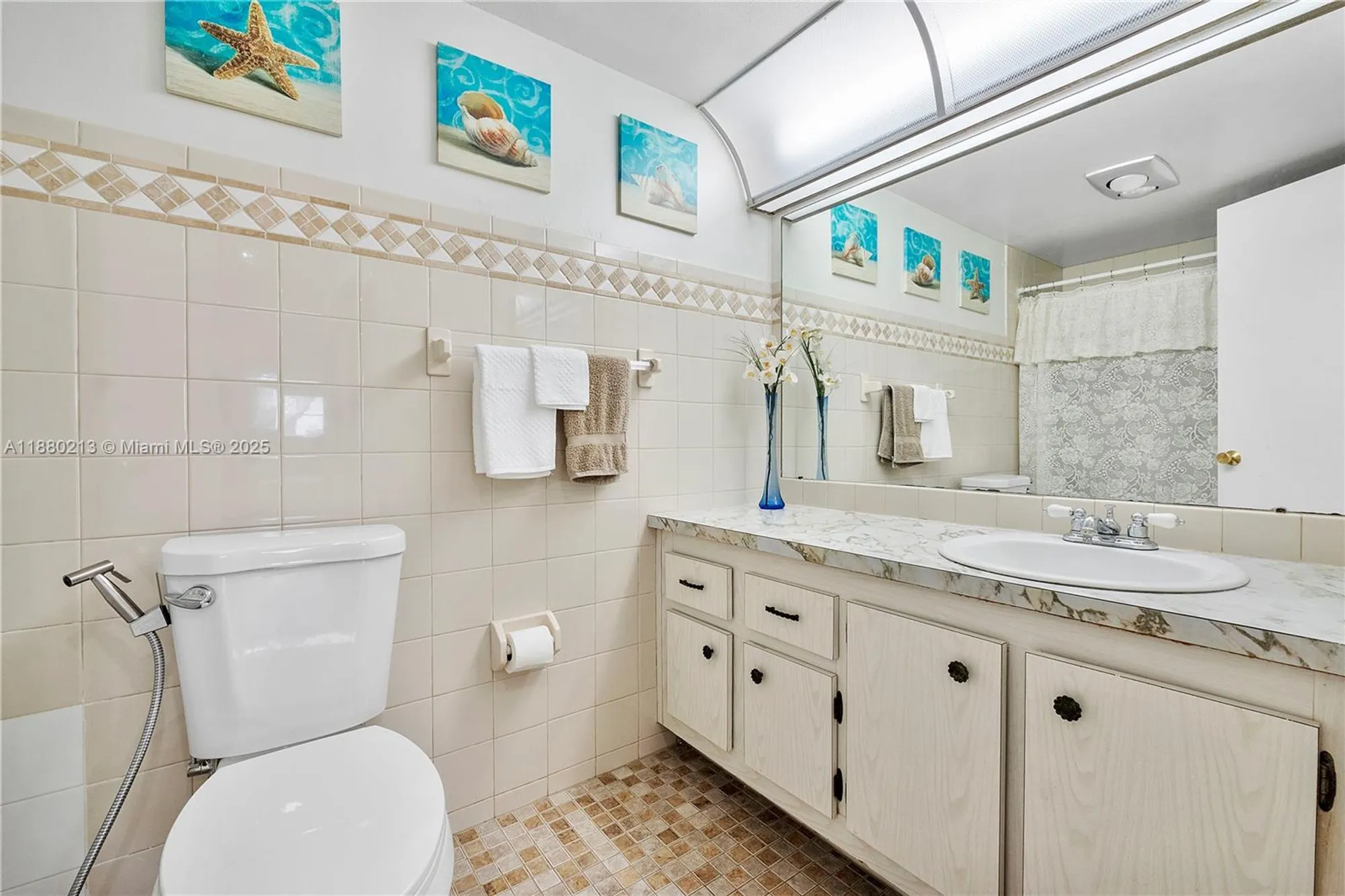Property Slideshow image 19 of 45 | 4851 nw 21st st 109, Lauderhill, FL, 33313