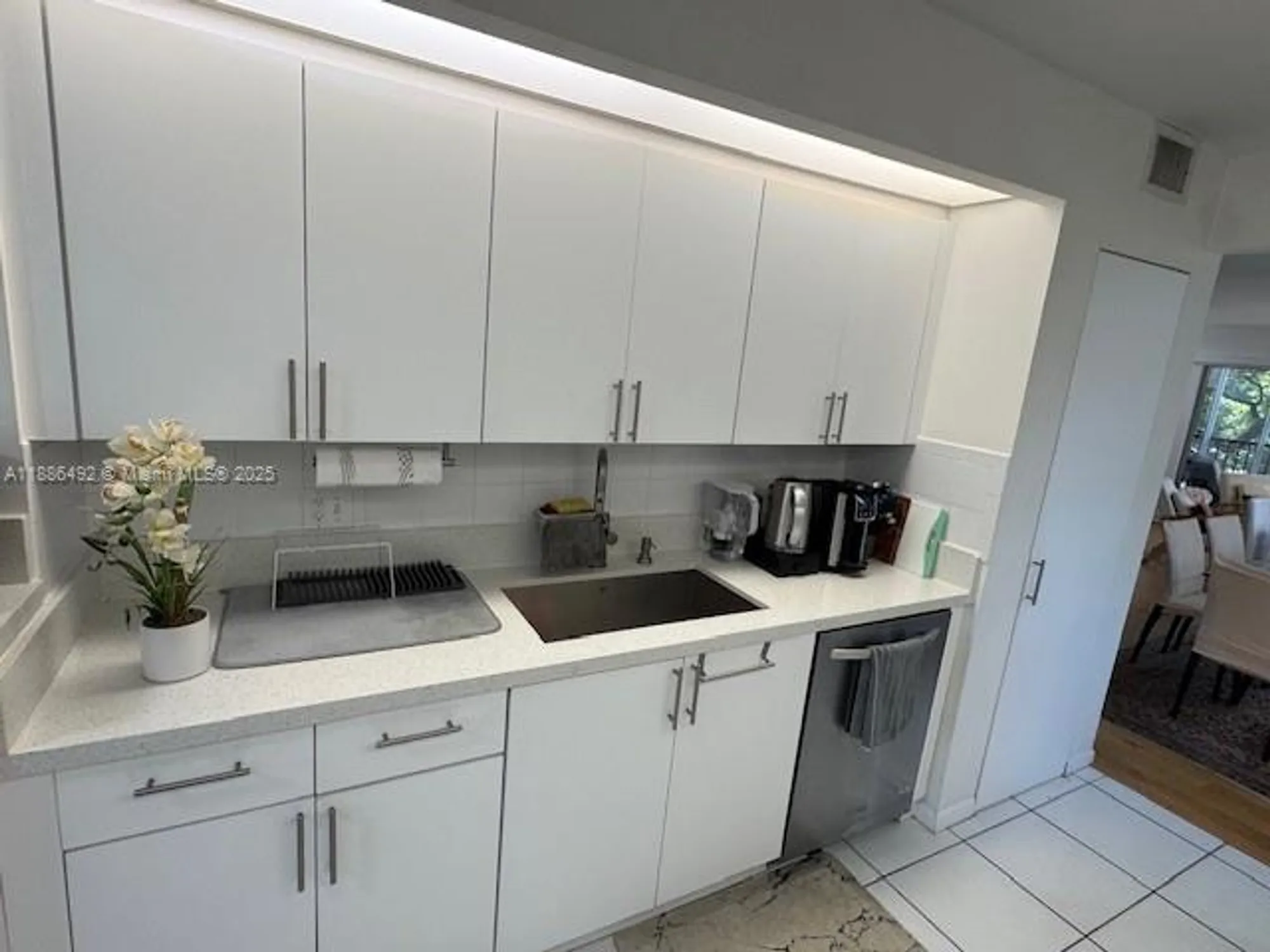 Property Slideshow image 8 of 36 | 950 sw 138th ave 314b, Pembroke Pines, FL, 33027