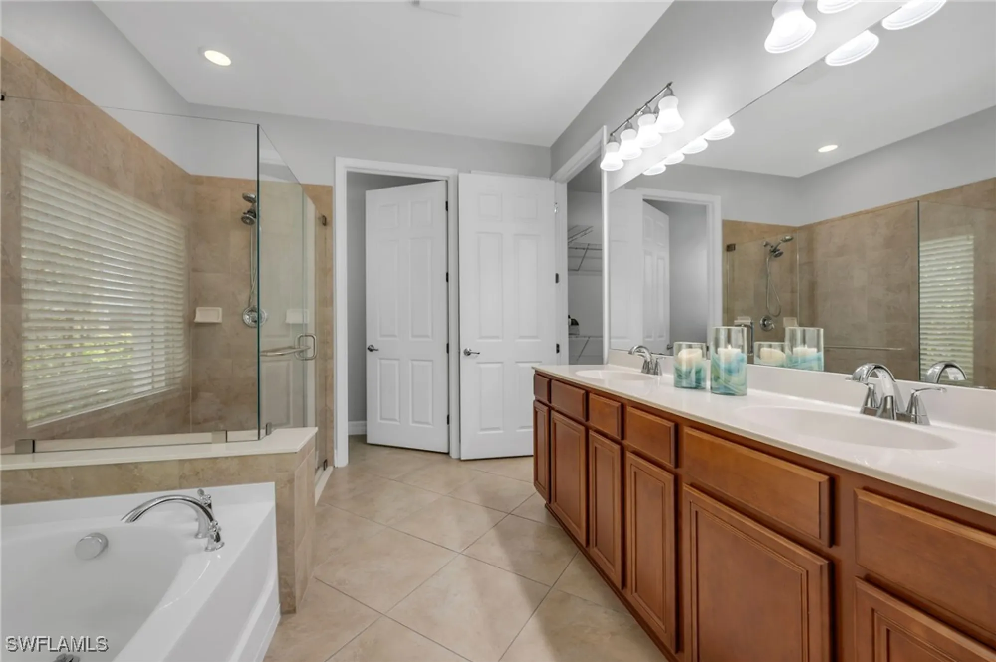 Property Slideshow image 10 of 19 | 8637 julia ln, Naples, FL, 34114