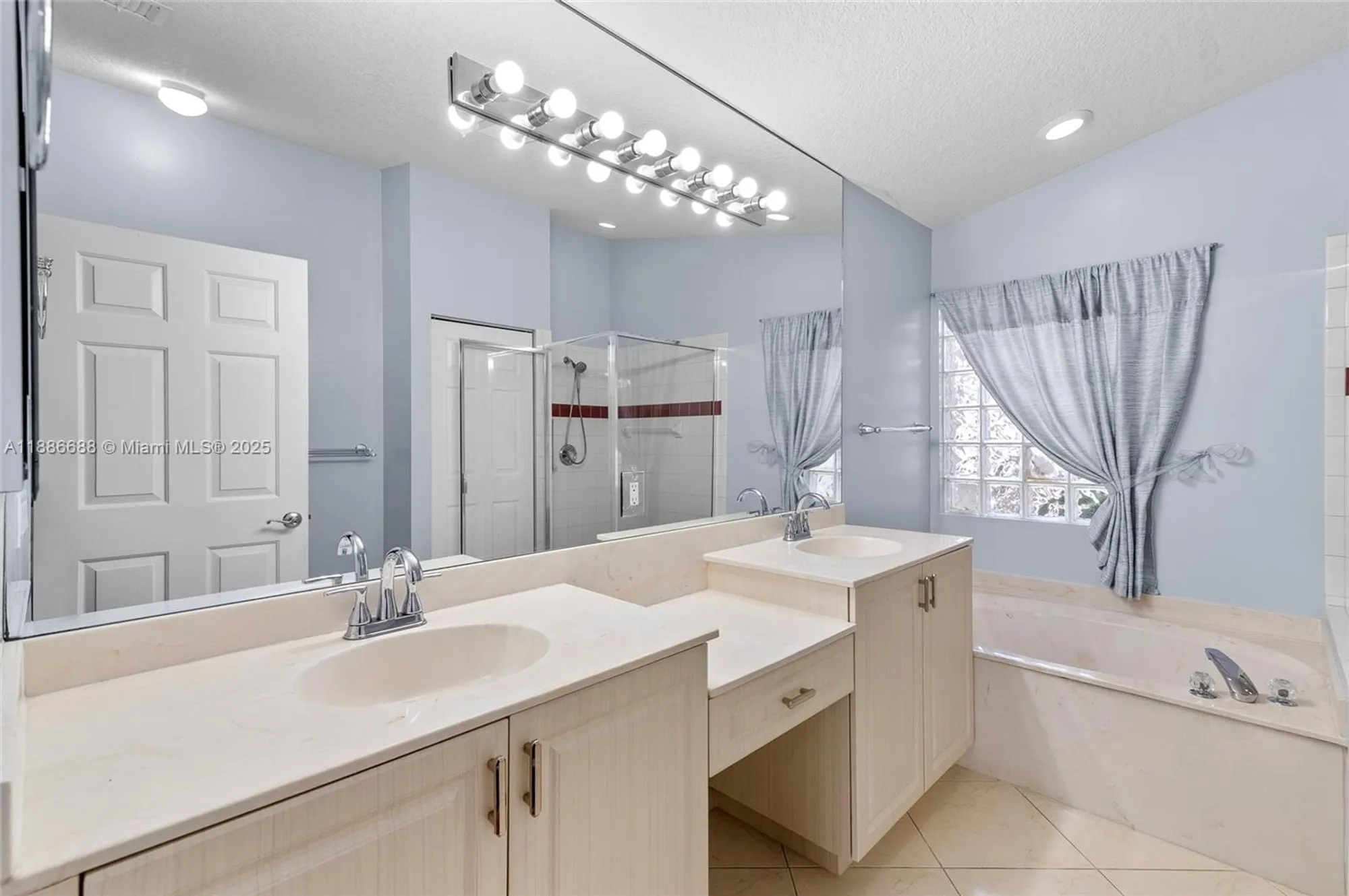 Property Slideshow image 17 of 37 | 11954 rosetree ter, Boynton Beach, FL, 33437