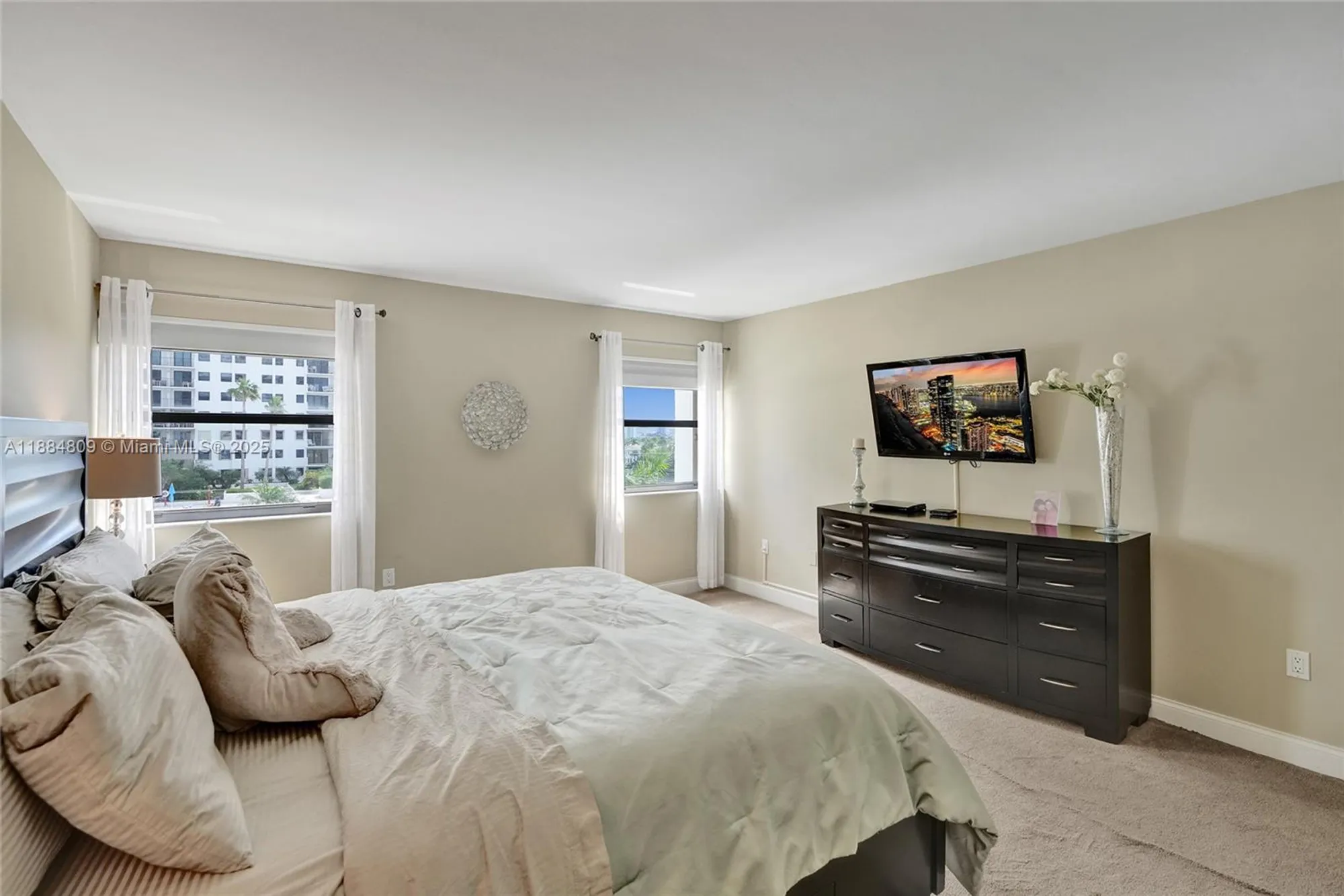 Property Slideshow image 24 of 63 | 1201 s ocean dr 611n, Hollywood, FL, 33019