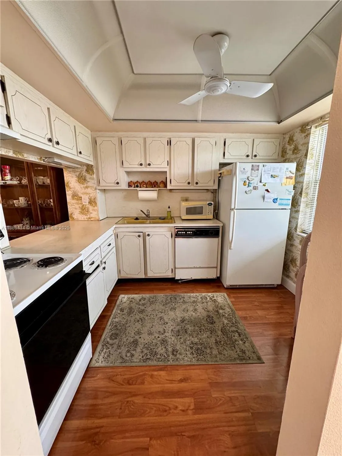 Property Slideshow image 7 of 15 | 9810 marina blvd 1124, Boca Raton, FL, 33428