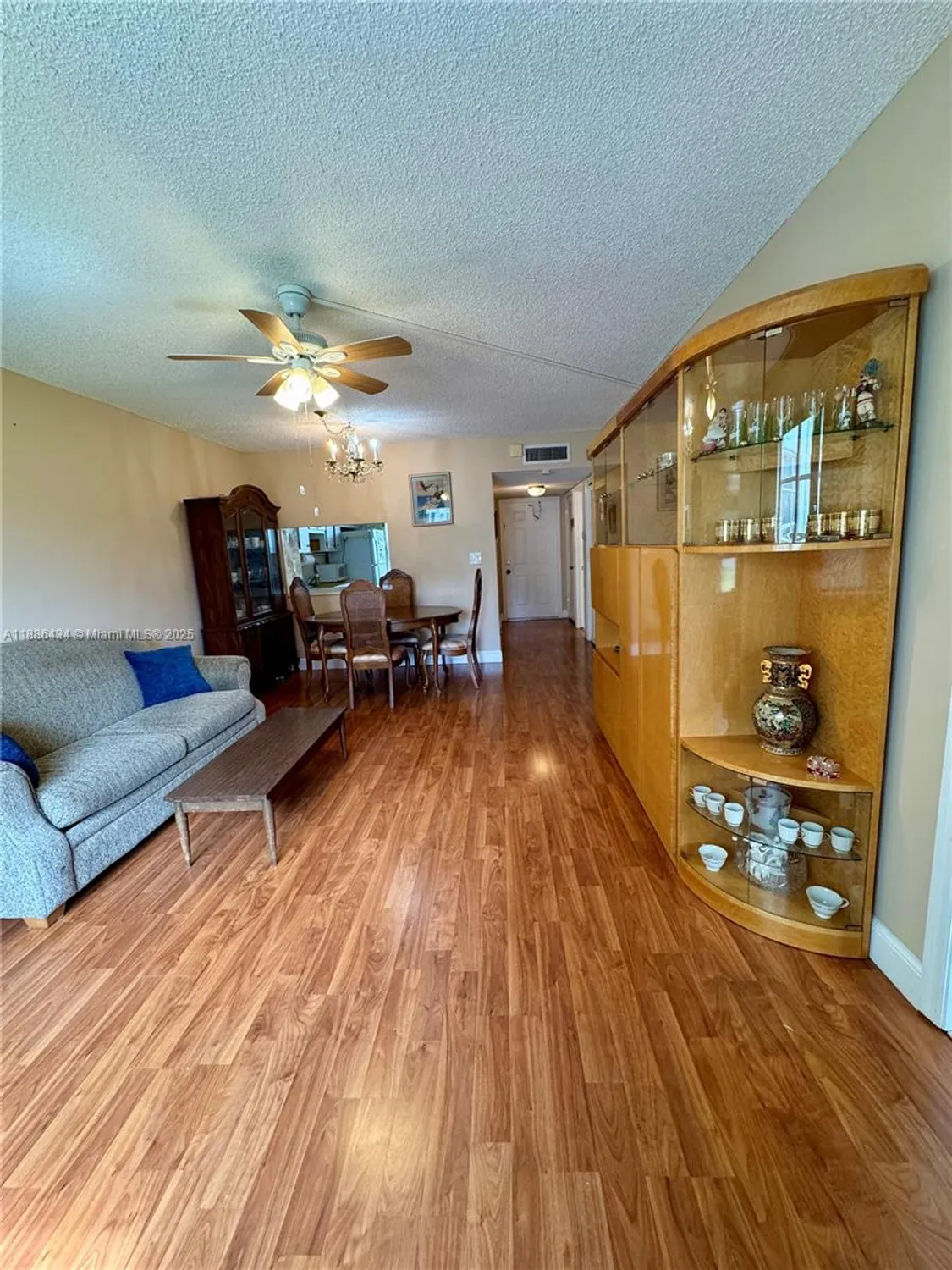 Property Slideshow image 8 of 15 | 9810 marina blvd 1124, Boca Raton, FL, 33428