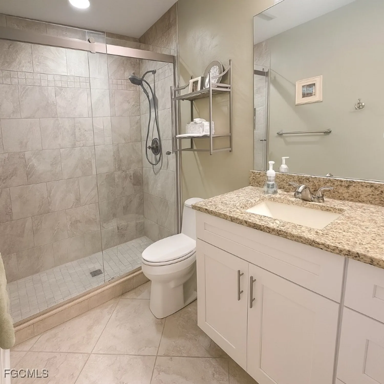 Property Slideshow image 6 of 22 | 11460 caravel cir 5009, Fort Myers, FL, 33908