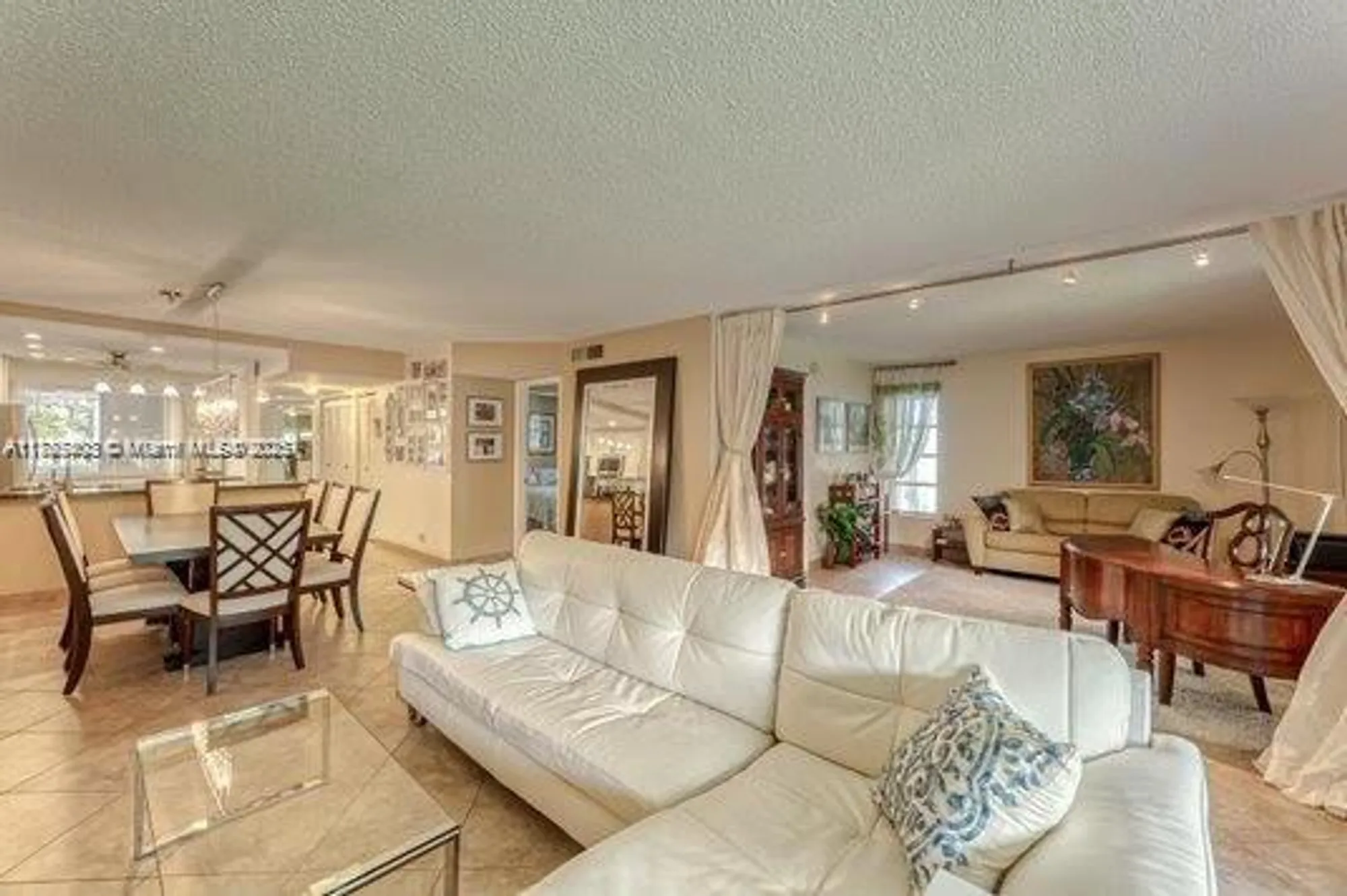 Property Slideshow image 14 of 35 | 3772 inverrary blvd 201, Lauderhill, FL, 33319