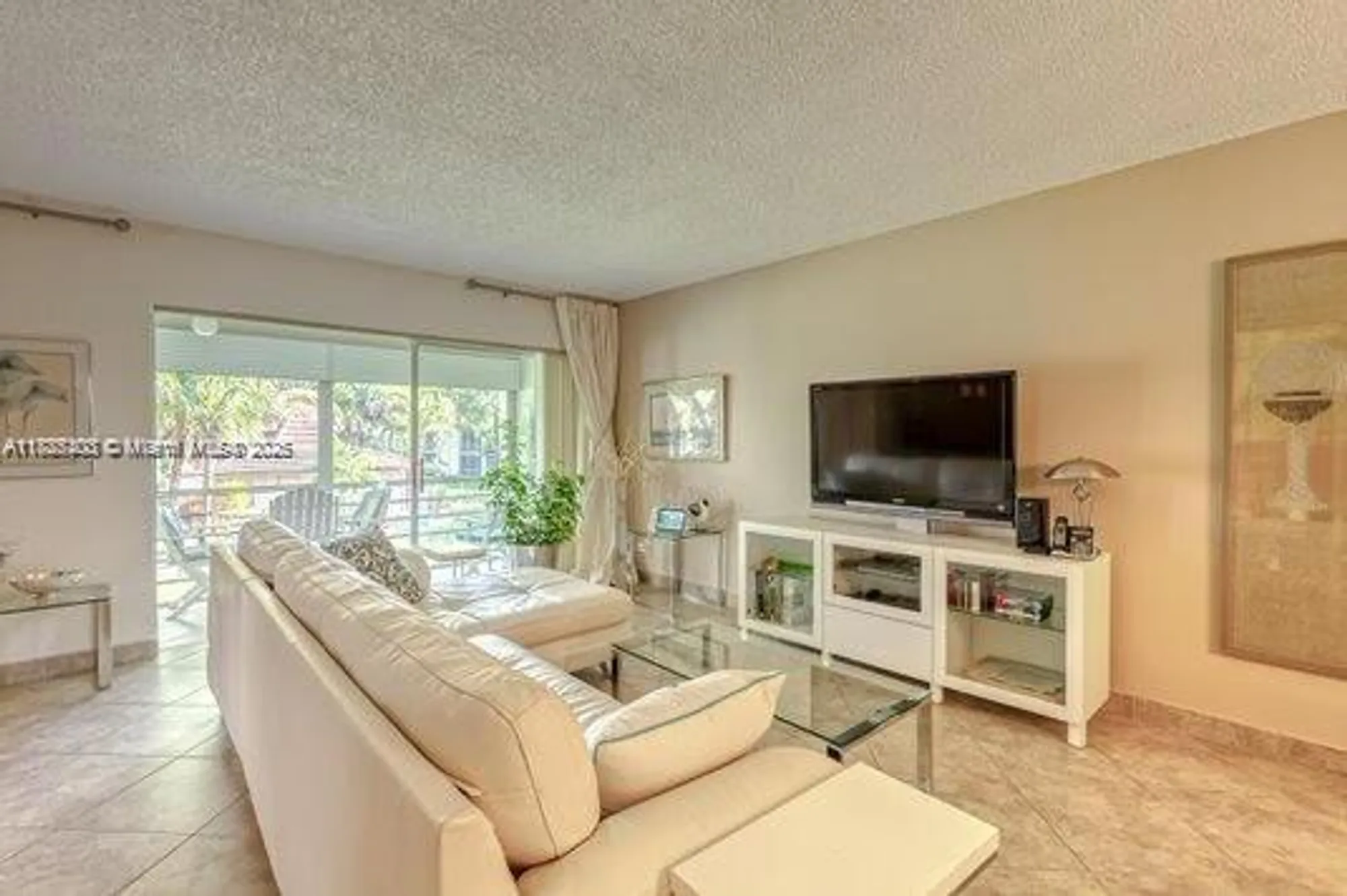 Property Slideshow image 16 of 35 | 3772 inverrary blvd 201, Lauderhill, FL, 33319