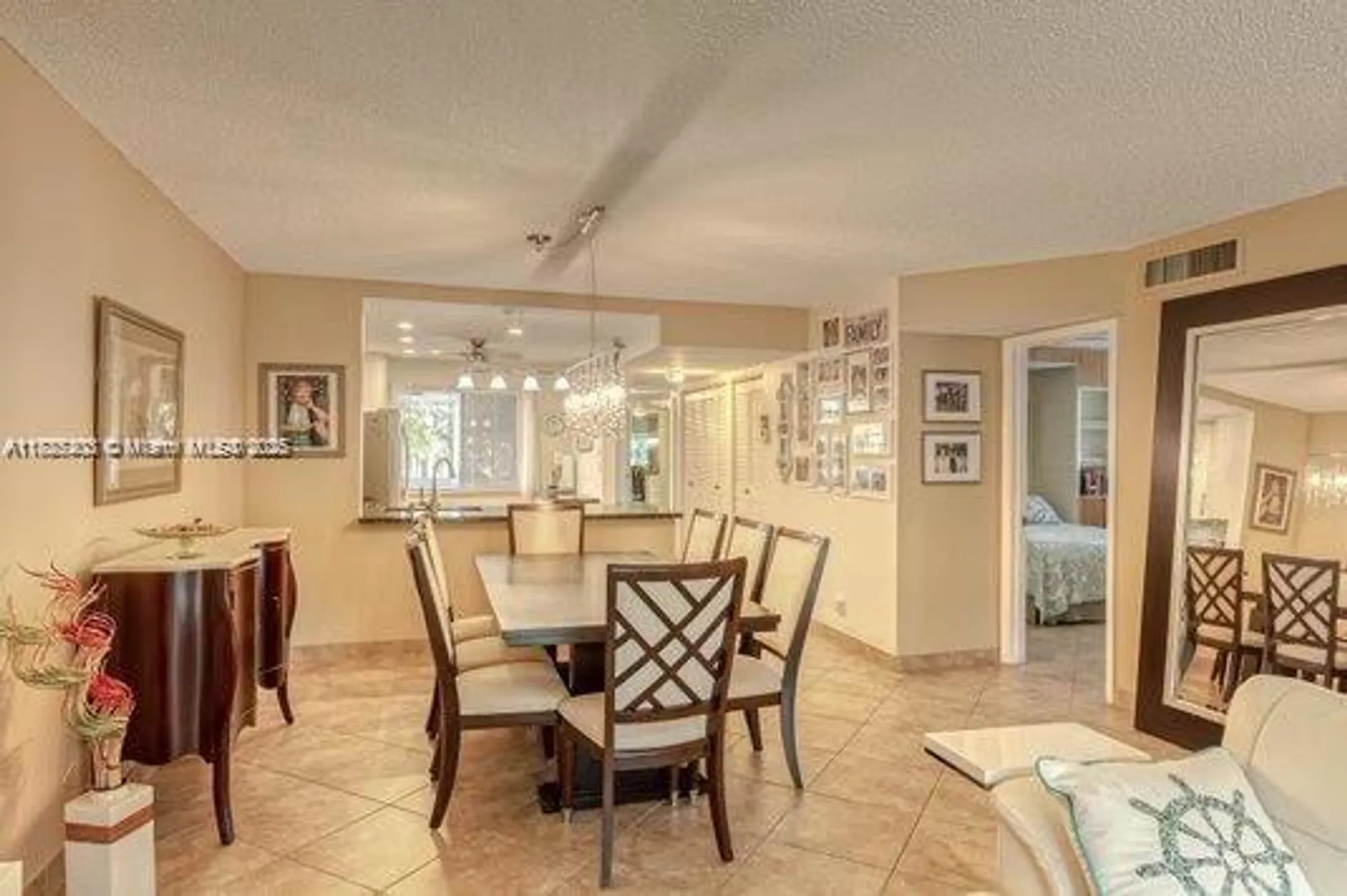 Property Slideshow image 11 of 35 | 3772 inverrary blvd 201, Lauderhill, FL, 33319