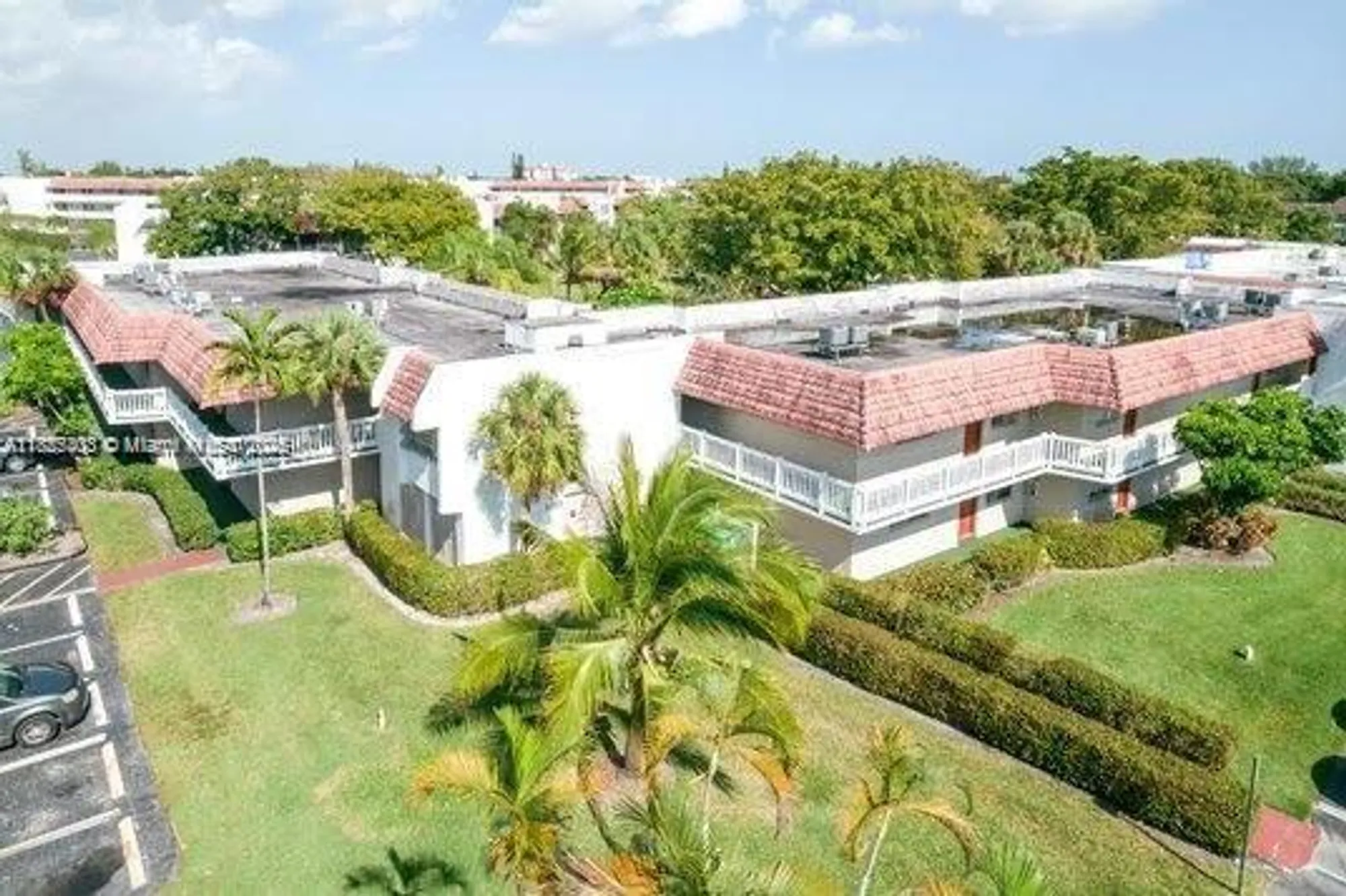 Property Slideshow image 32 of 35 | 3772 inverrary blvd 201, Lauderhill, FL, 33319