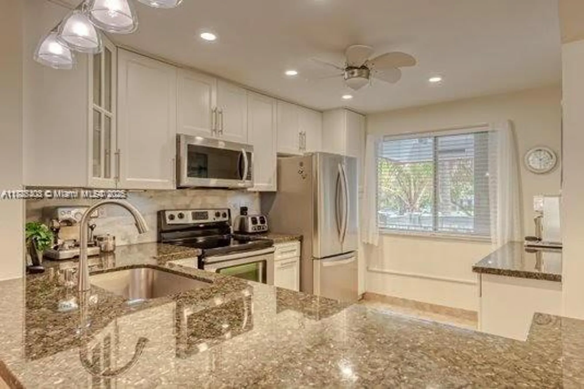 Property Slideshow image 4 of 35 | 3772 inverrary blvd 201, Lauderhill, FL, 33319