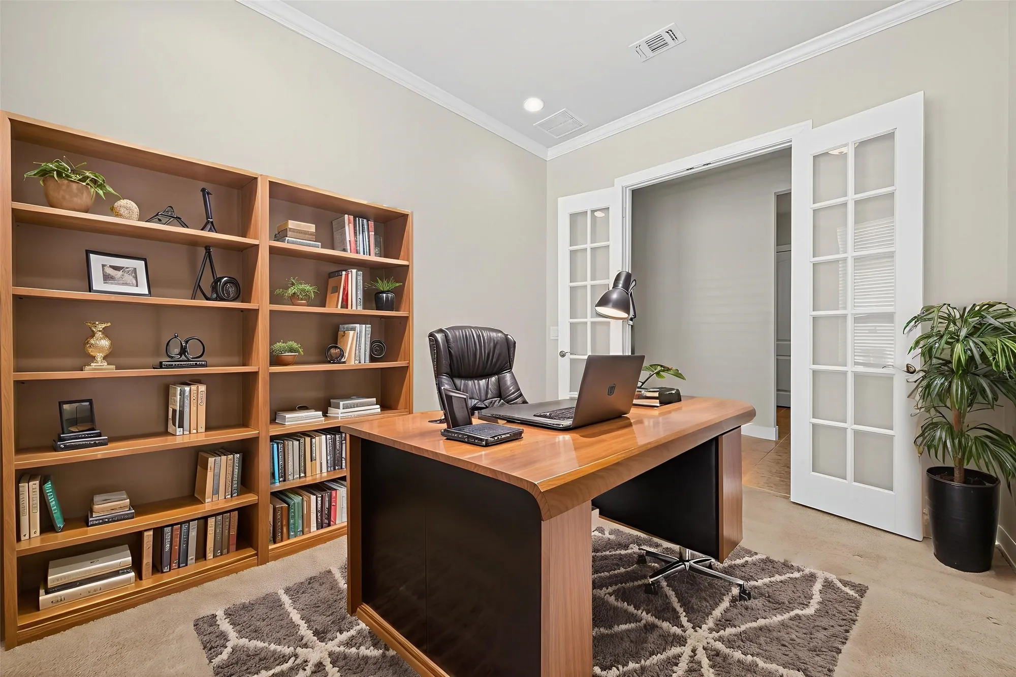 Property Slideshow image 14 of 47 | 242 galloway ct, The Woodlands, TX, 77382