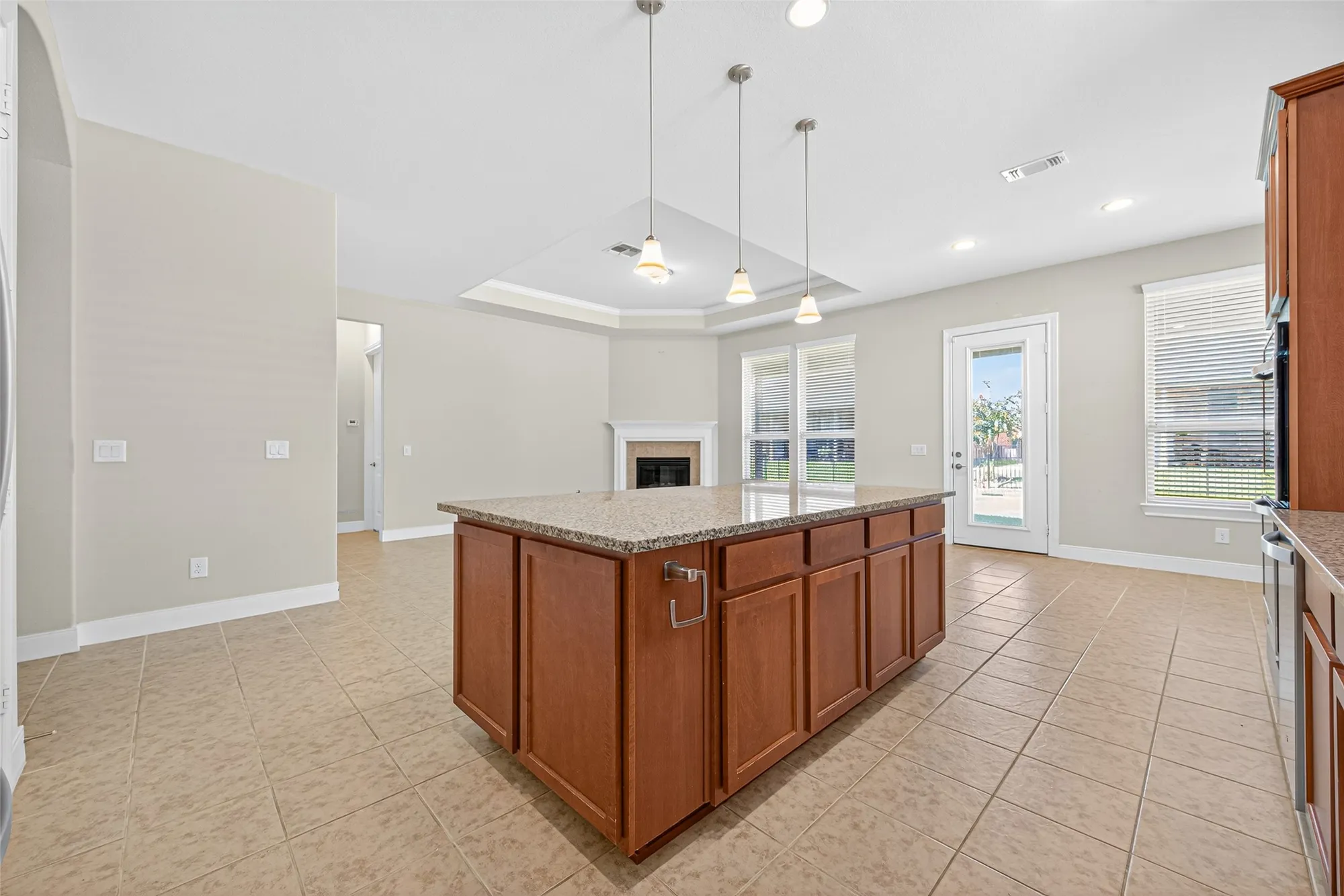 Property Slideshow image 19 of 47 | 242 galloway ct, The Woodlands, TX, 77382