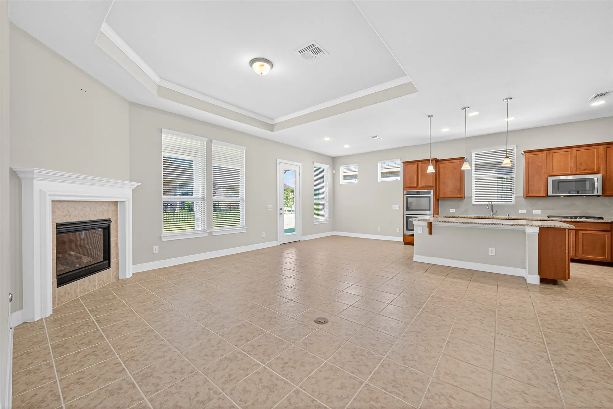 Property Slideshow image 24 of 47 | 242 galloway ct, The Woodlands, TX, 77382