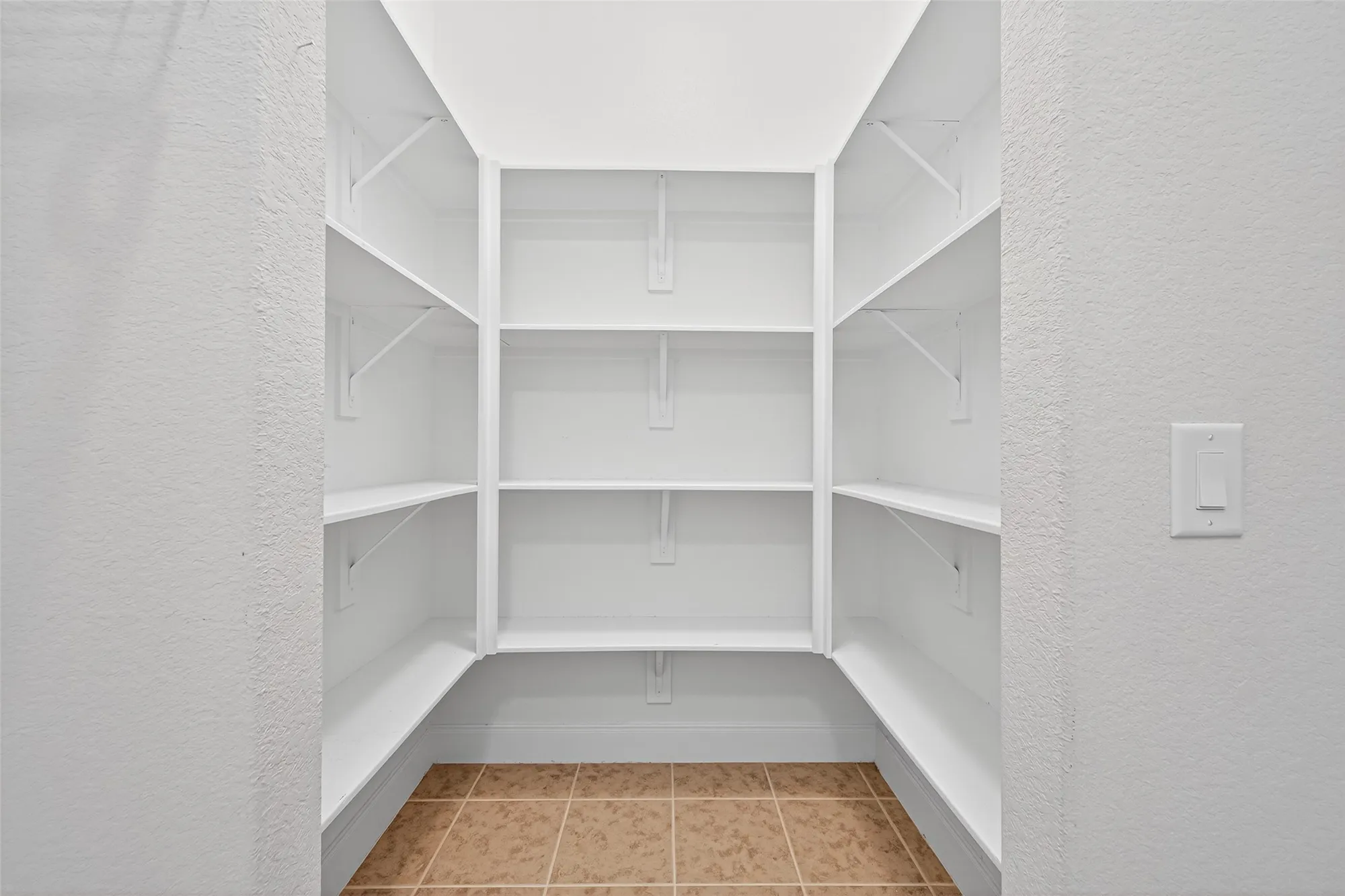 Property Slideshow image 28 of 47 | 242 galloway ct, The Woodlands, TX, 77382