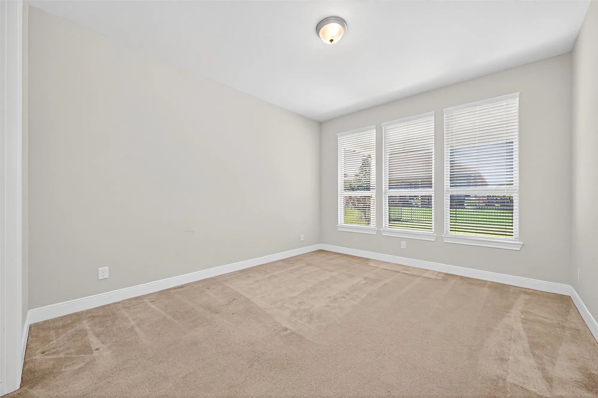 Property Slideshow image 29 of 47 | 242 galloway ct, The Woodlands, TX, 77382