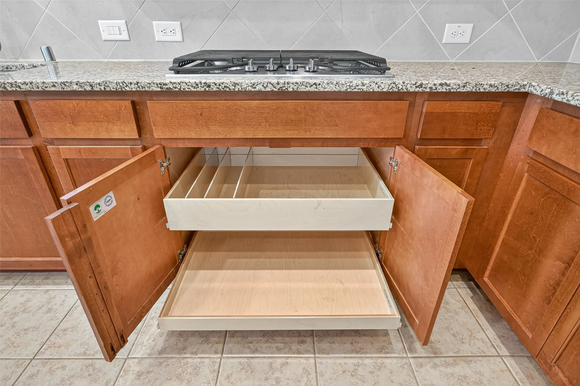 Property Slideshow image 21 of 47 | 242 galloway ct, The Woodlands, TX, 77382