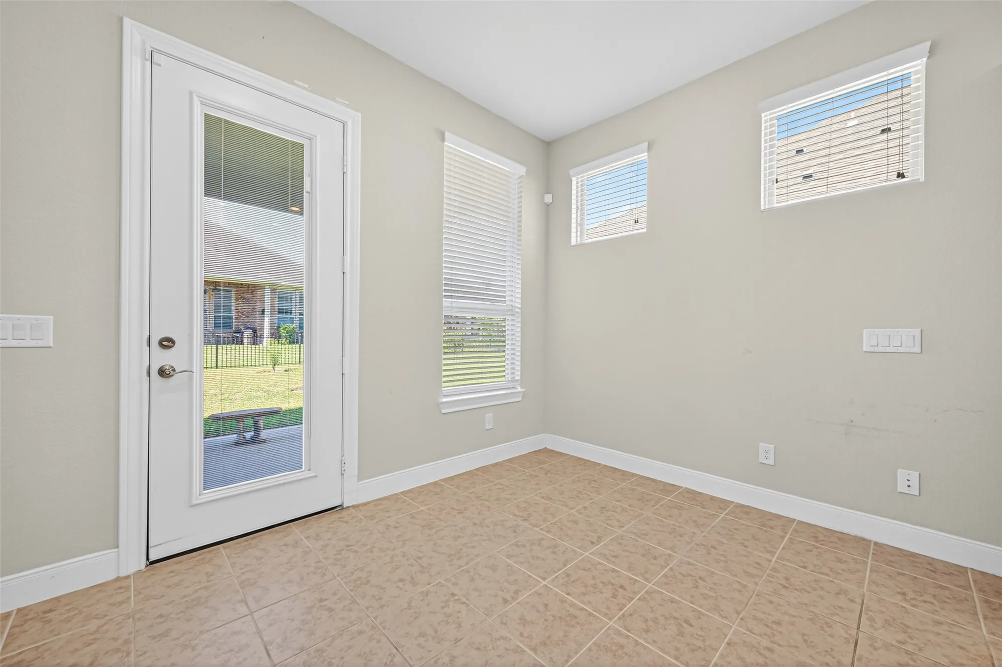 Property Slideshow image 22 of 47 | 242 galloway ct, The Woodlands, TX, 77382