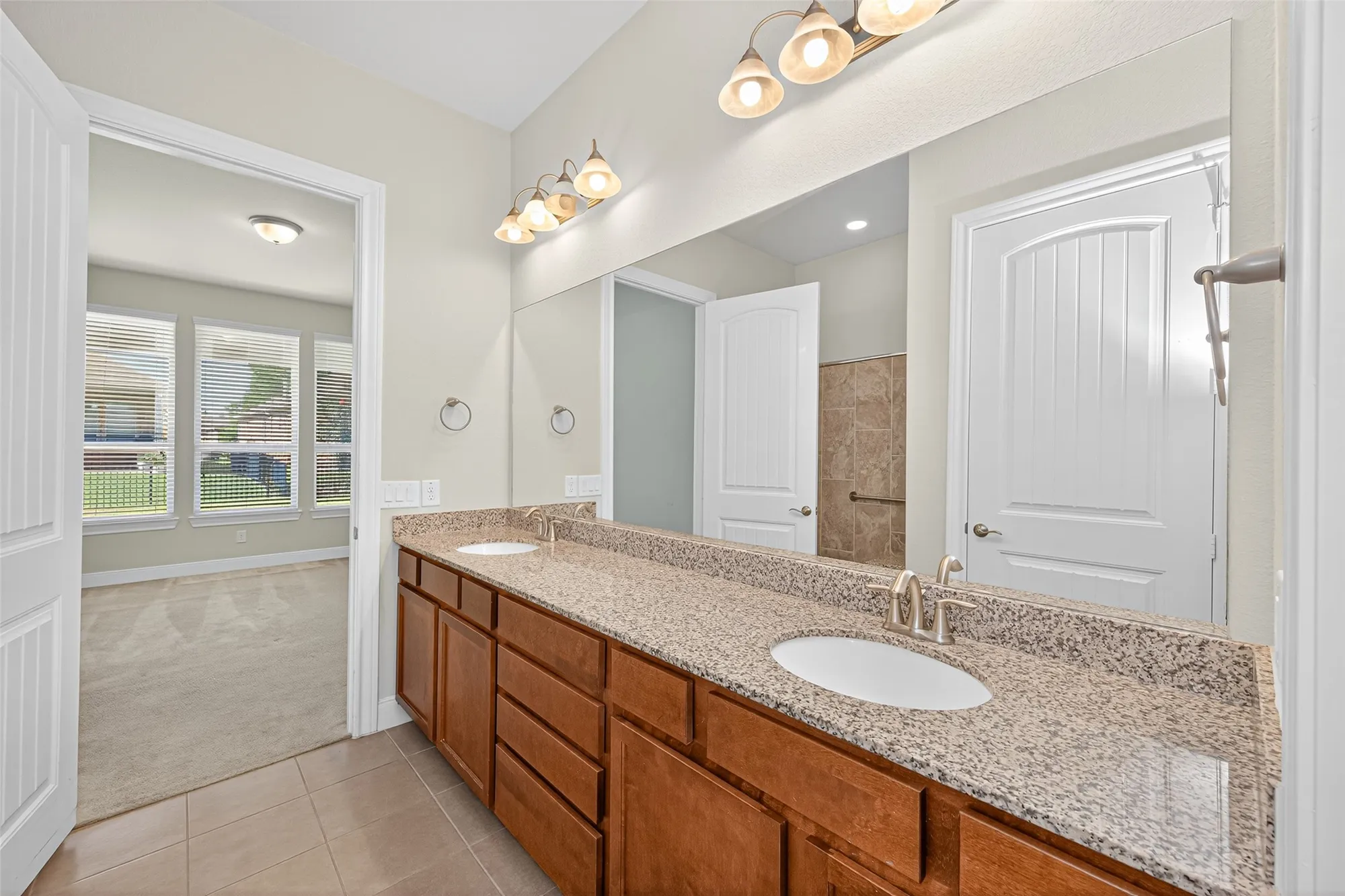 Property Slideshow image 34 of 47 | 242 galloway ct, The Woodlands, TX, 77382