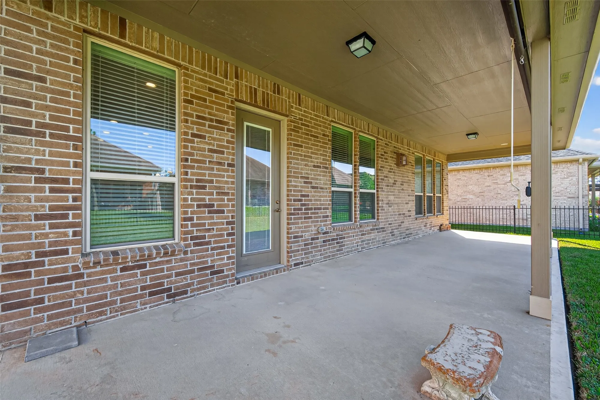 Property Slideshow image 39 of 47 | 242 galloway ct, The Woodlands, TX, 77382