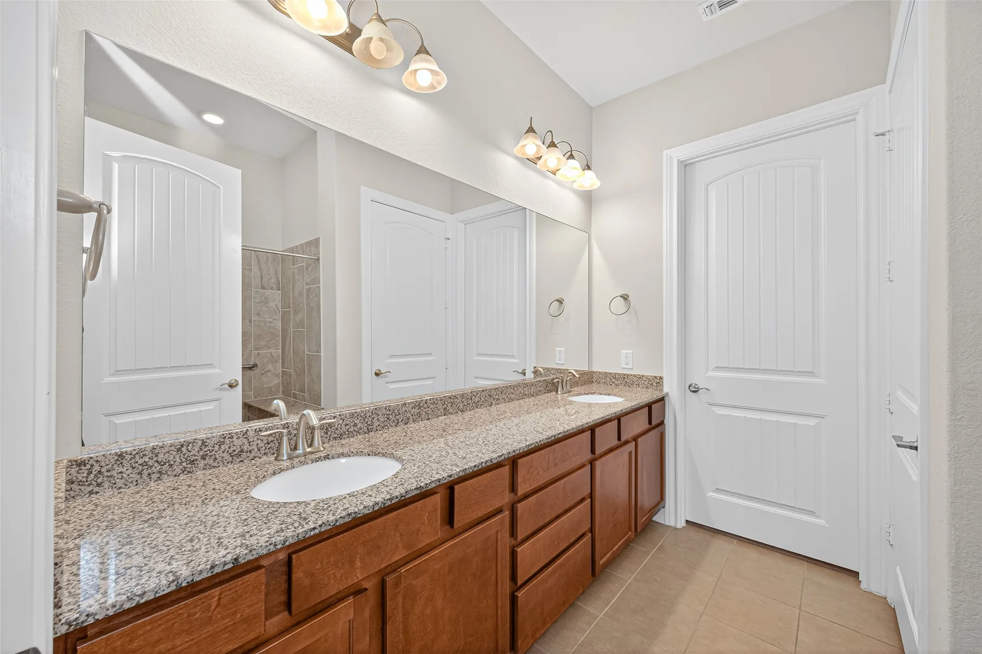Property Slideshow image 33 of 47 | 242 galloway ct, The Woodlands, TX, 77382