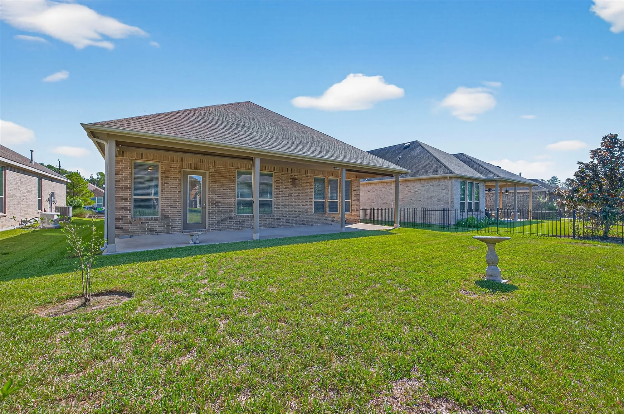 Property Slideshow image 42 of 47 | 242 galloway ct, The Woodlands, TX, 77382