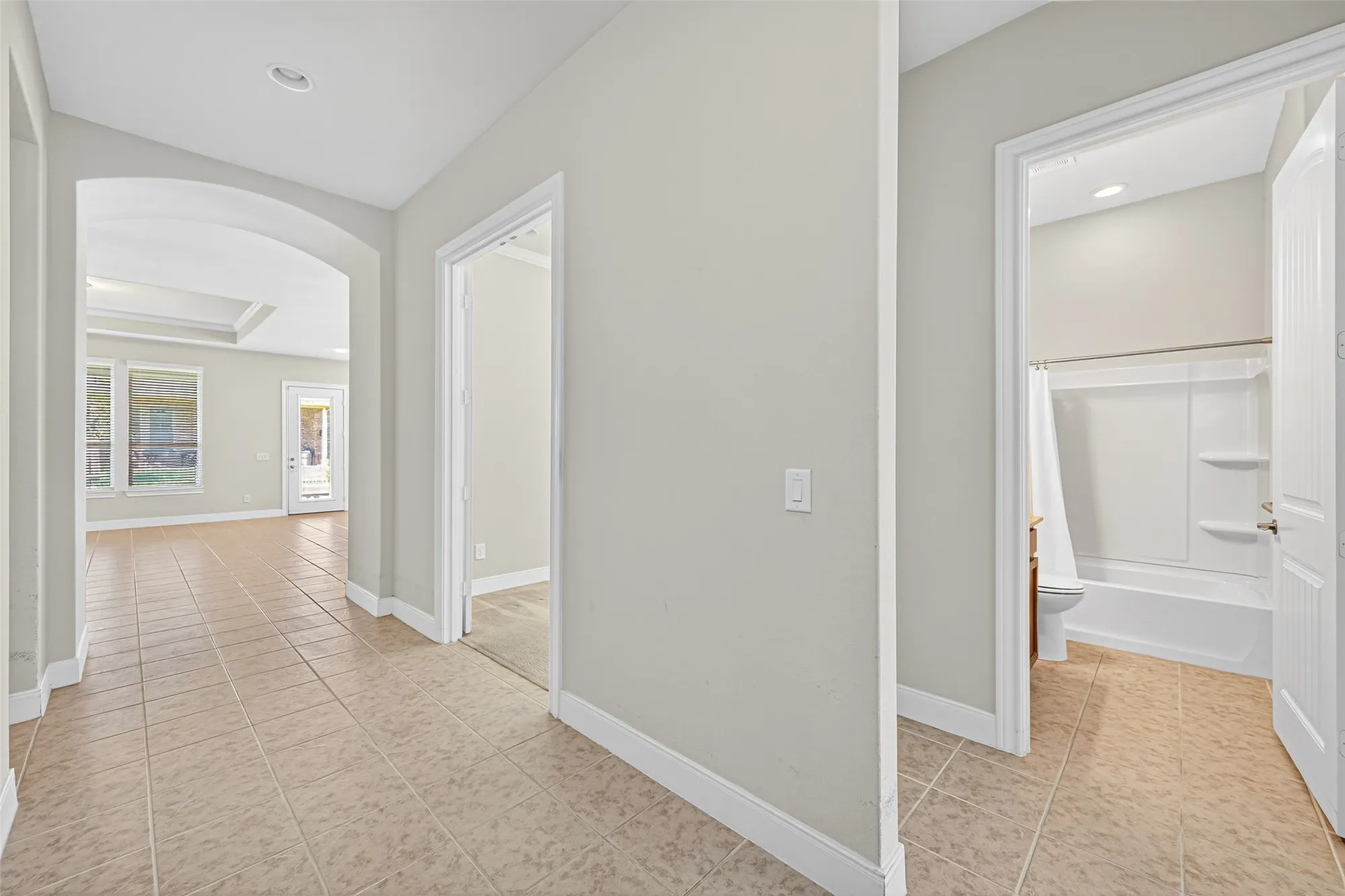 Property Slideshow image 8 of 47 | 242 galloway ct, The Woodlands, TX, 77382