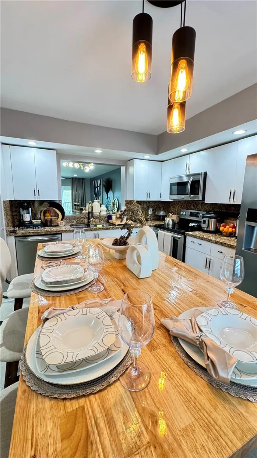 Property Slideshow image 16 of 58 | 300 sw 130th ter 407b, Pembroke Pines, FL, 33027