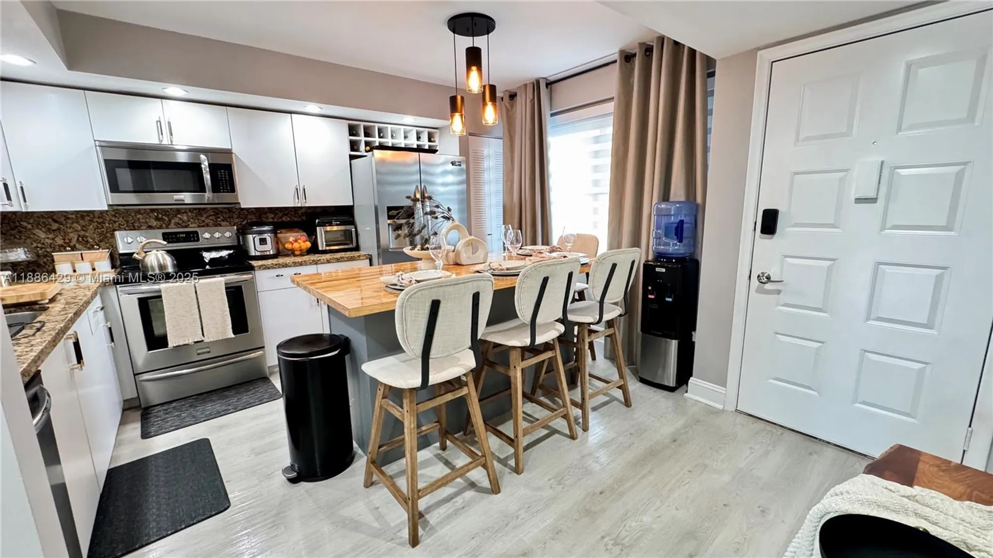 Property Slideshow image 13 of 58 | 300 sw 130th ter 407b, Pembroke Pines, FL, 33027