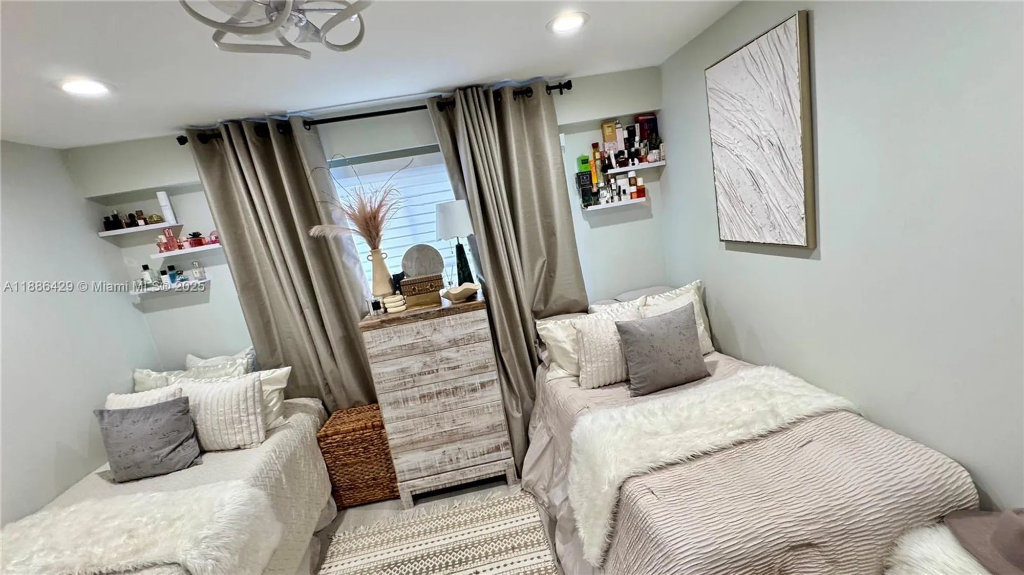 Property Slideshow image 26 of 58 | 300 sw 130th ter 407b, Pembroke Pines, FL, 33027