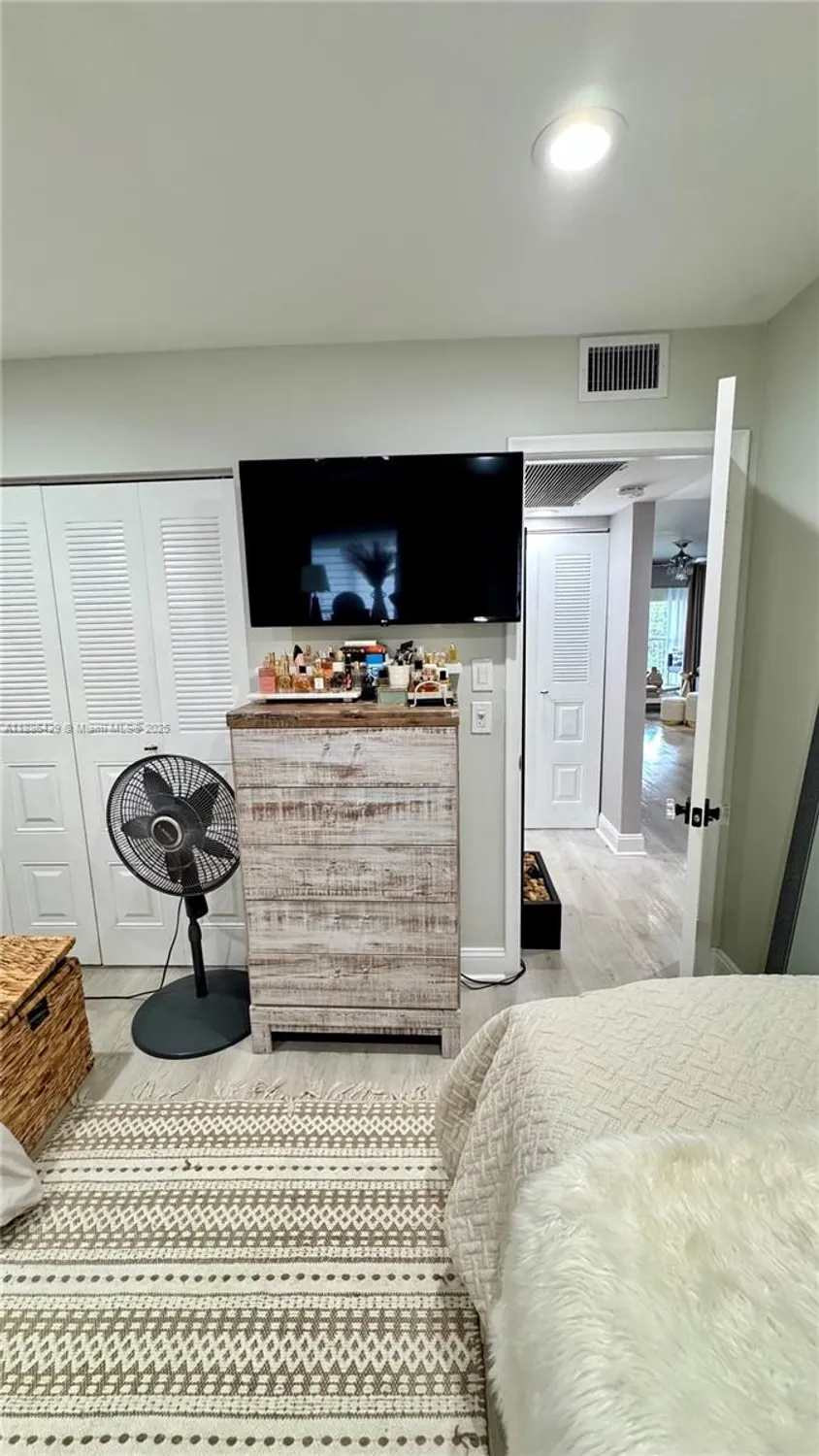 Property Slideshow image 29 of 58 | 300 sw 130th ter 407b, Pembroke Pines, FL, 33027