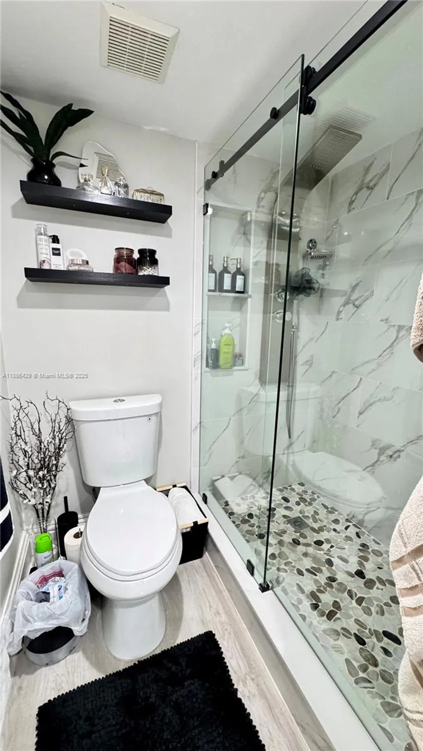 Property Slideshow image 20 of 58 | 300 sw 130th ter 407b, Pembroke Pines, FL, 33027