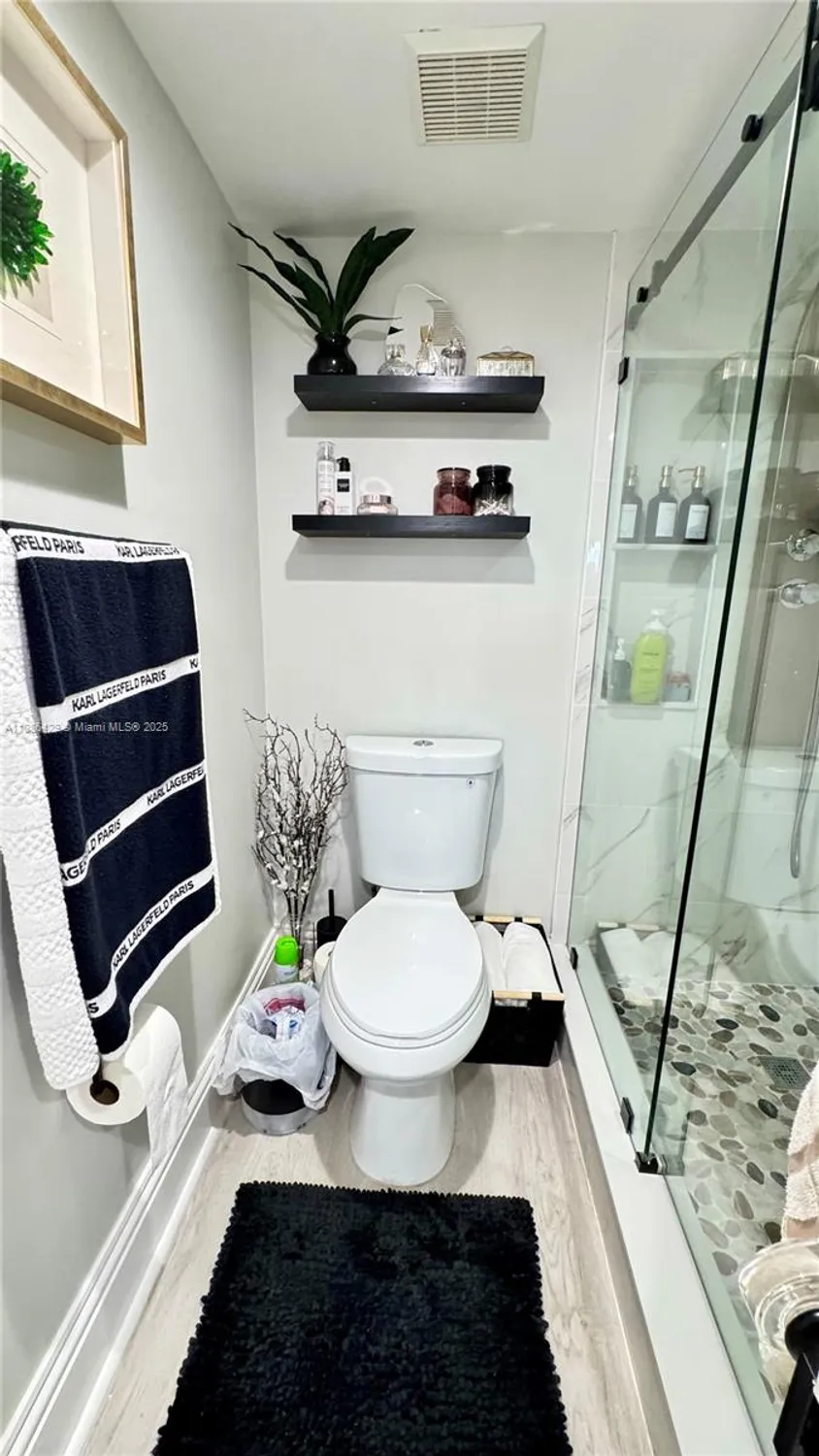 Property Slideshow image 21 of 58 | 300 sw 130th ter 407b, Pembroke Pines, FL, 33027