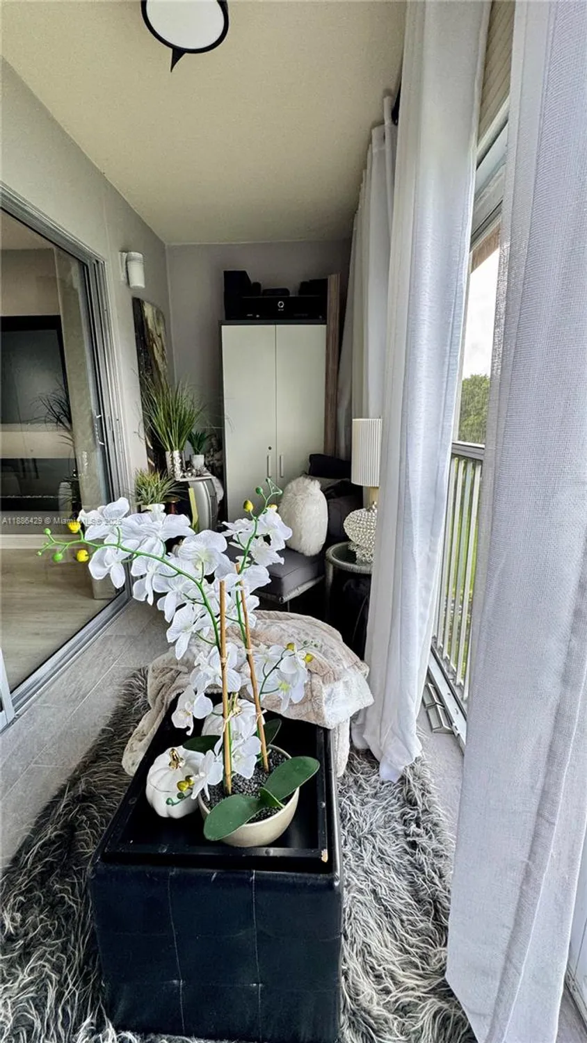 Property Slideshow image 34 of 58 | 300 sw 130th ter 407b, Pembroke Pines, FL, 33027