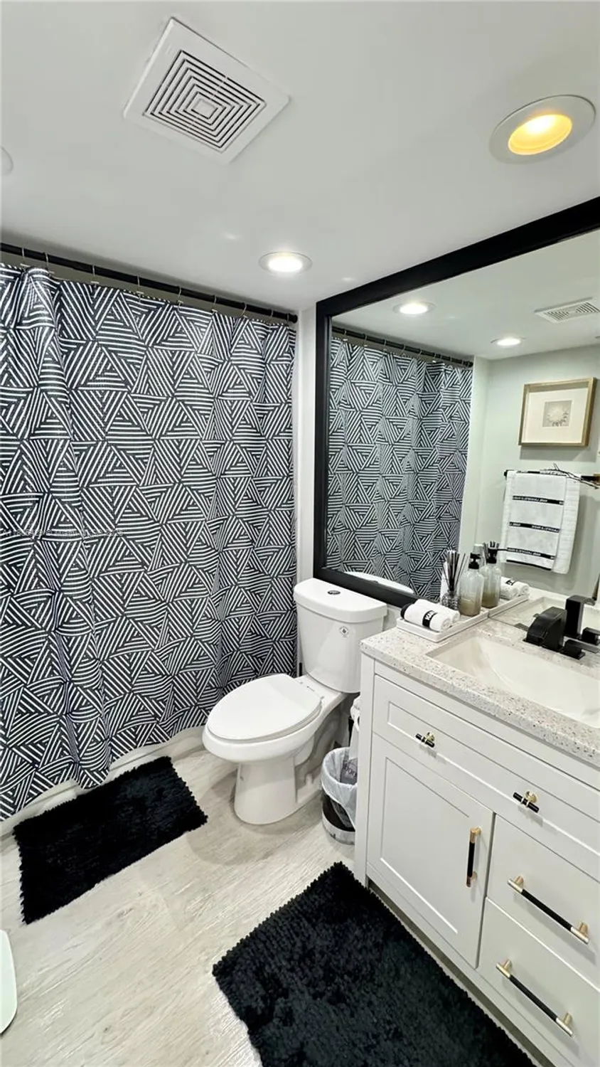 Property Slideshow image 30 of 58 | 300 sw 130th ter 407b, Pembroke Pines, FL, 33027