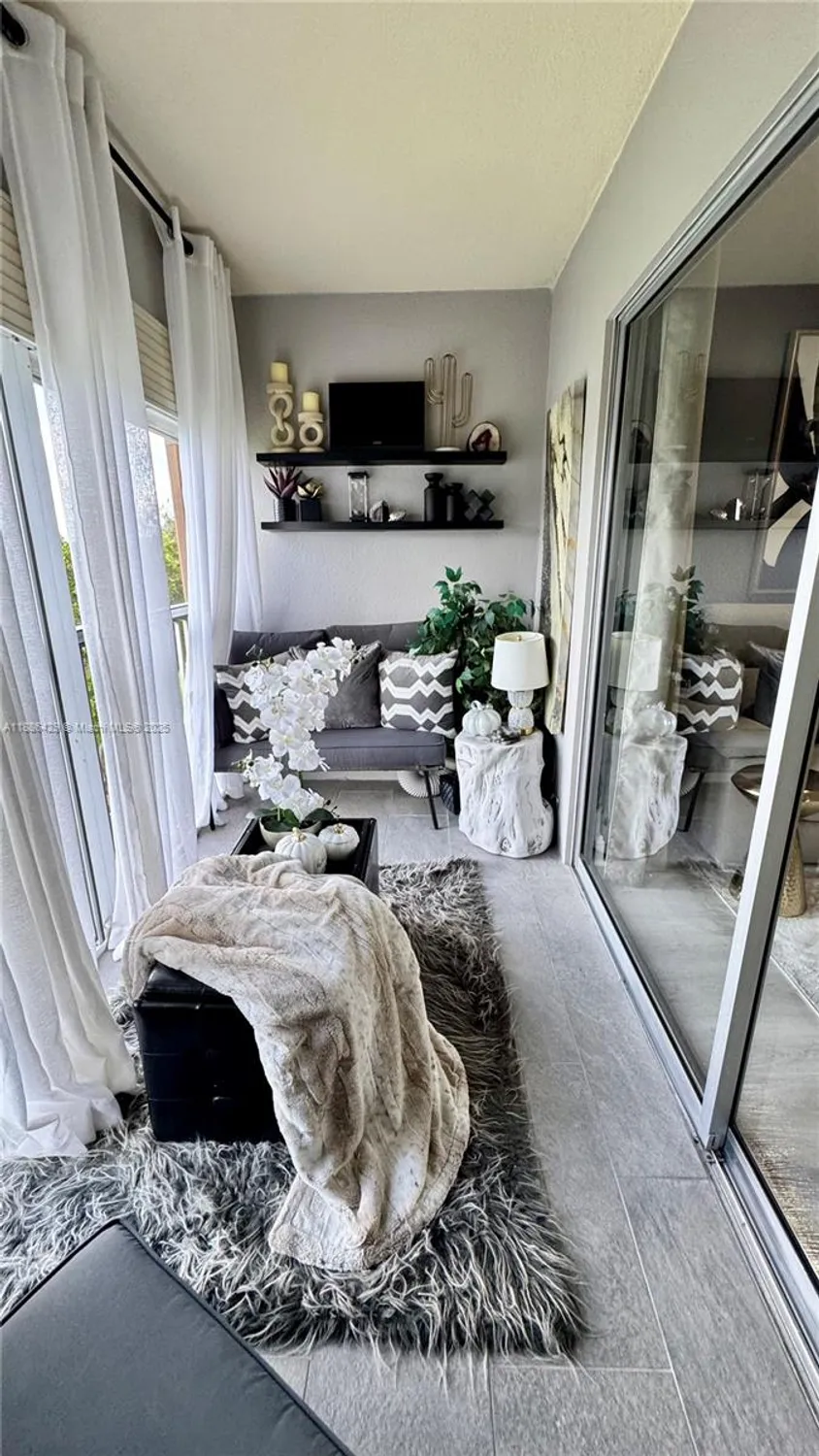 Property Slideshow image 33 of 58 | 300 sw 130th ter 407b, Pembroke Pines, FL, 33027