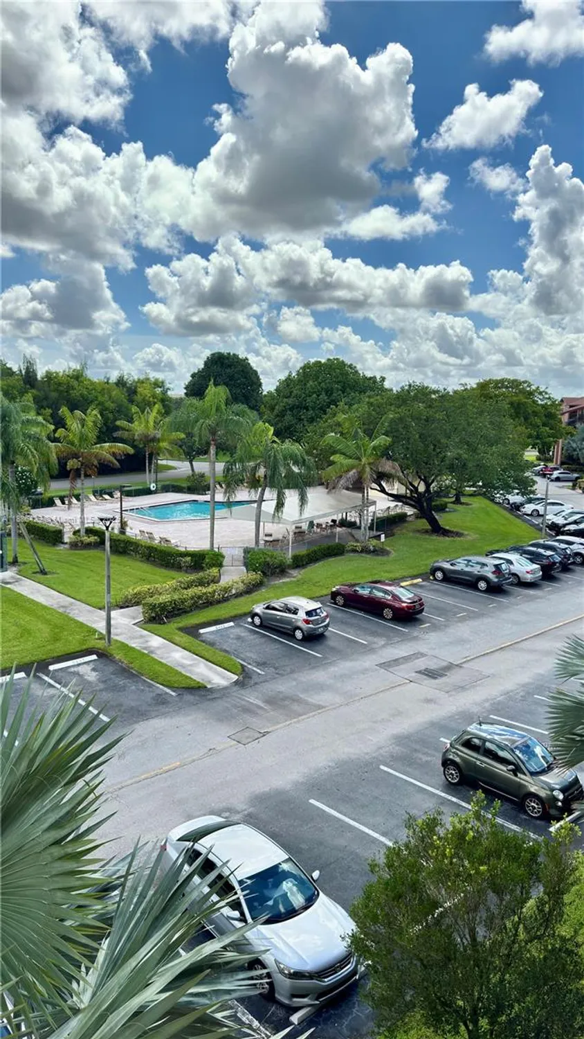 Property Slideshow image 41 of 58 | 300 sw 130th ter 407b, Pembroke Pines, FL, 33027
