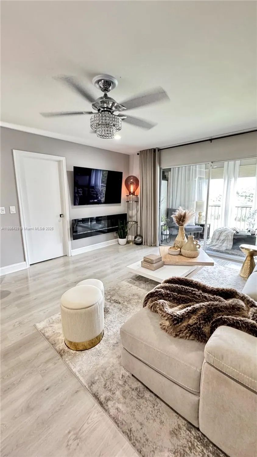 Property Slideshow image 7 of 58 | 300 sw 130th ter 407b, Pembroke Pines, FL, 33027