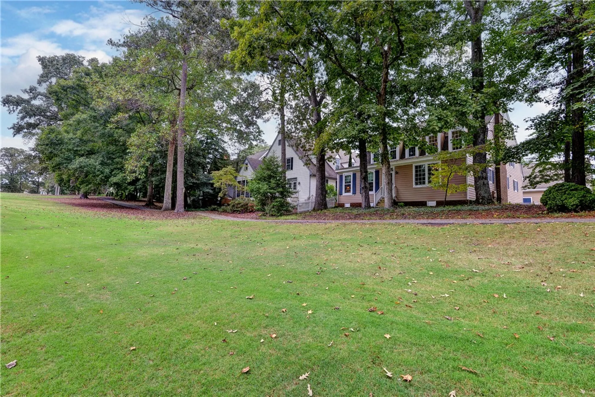 Property Slideshow image 32 of 36 | 102 alwoodley, Williamsburg, VA, 23188