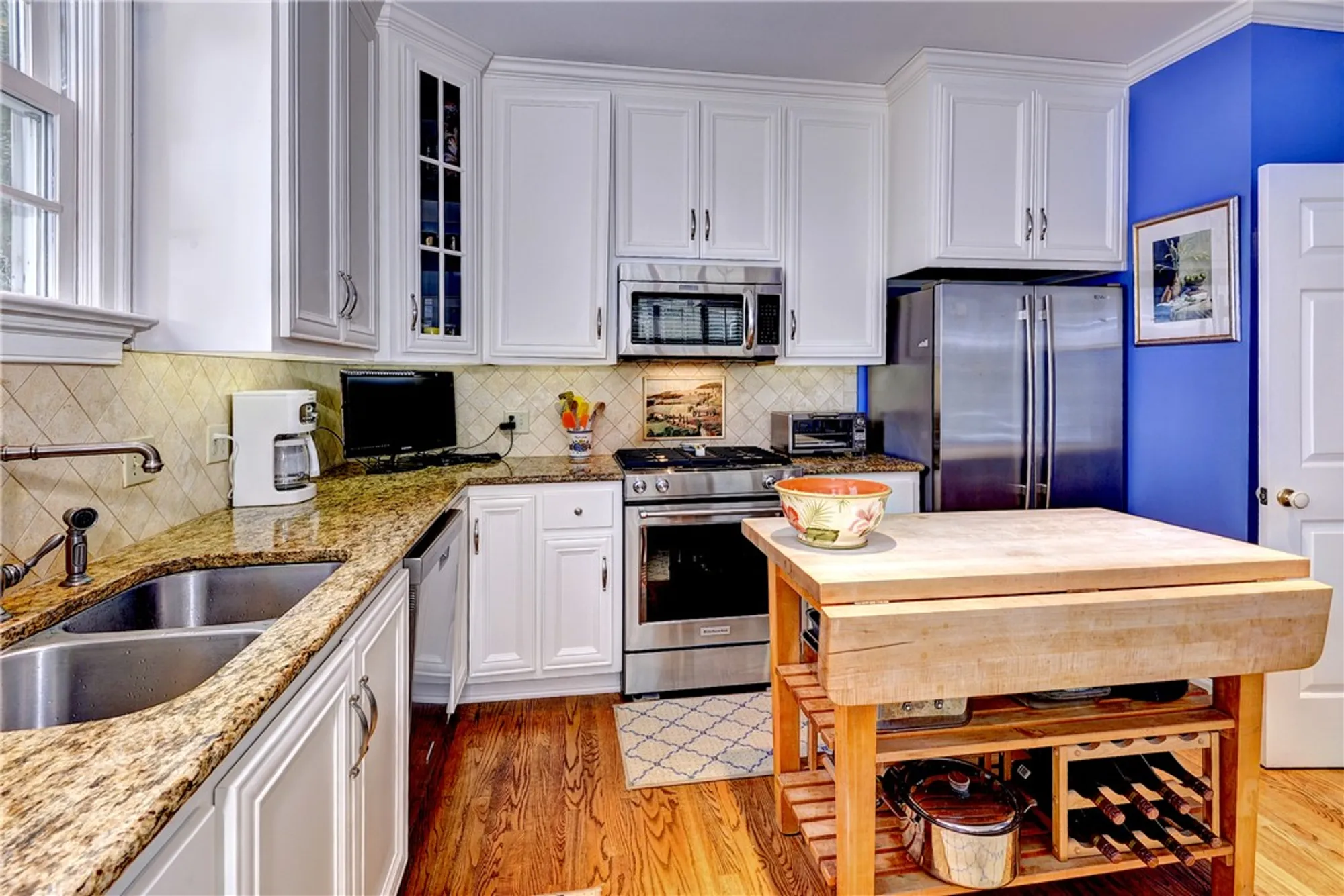 Property Slideshow image 4 of 36 | 102 alwoodley, Williamsburg, VA, 23188