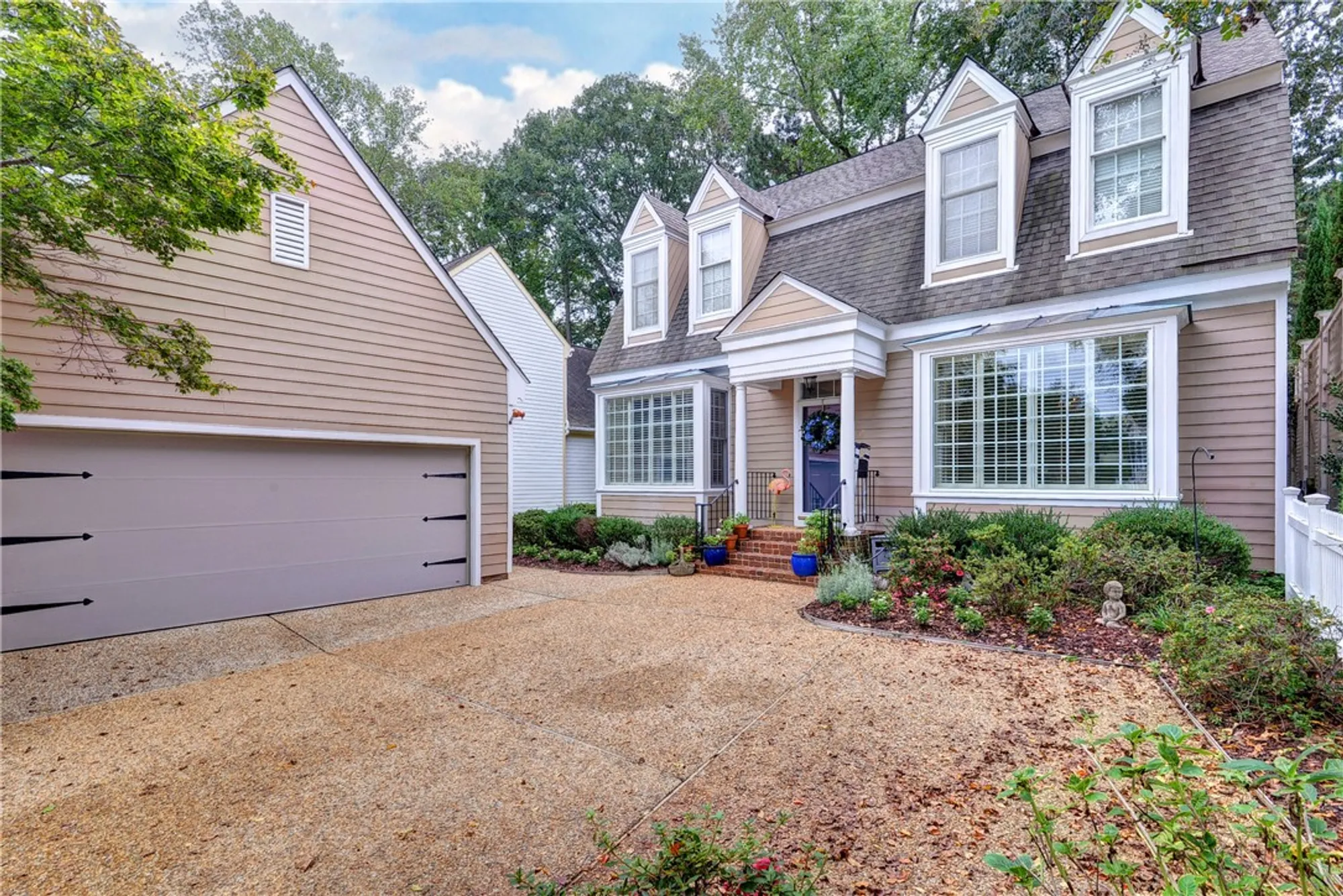 Property Slideshow image 6 of 36 | 102 alwoodley, Williamsburg, VA, 23188