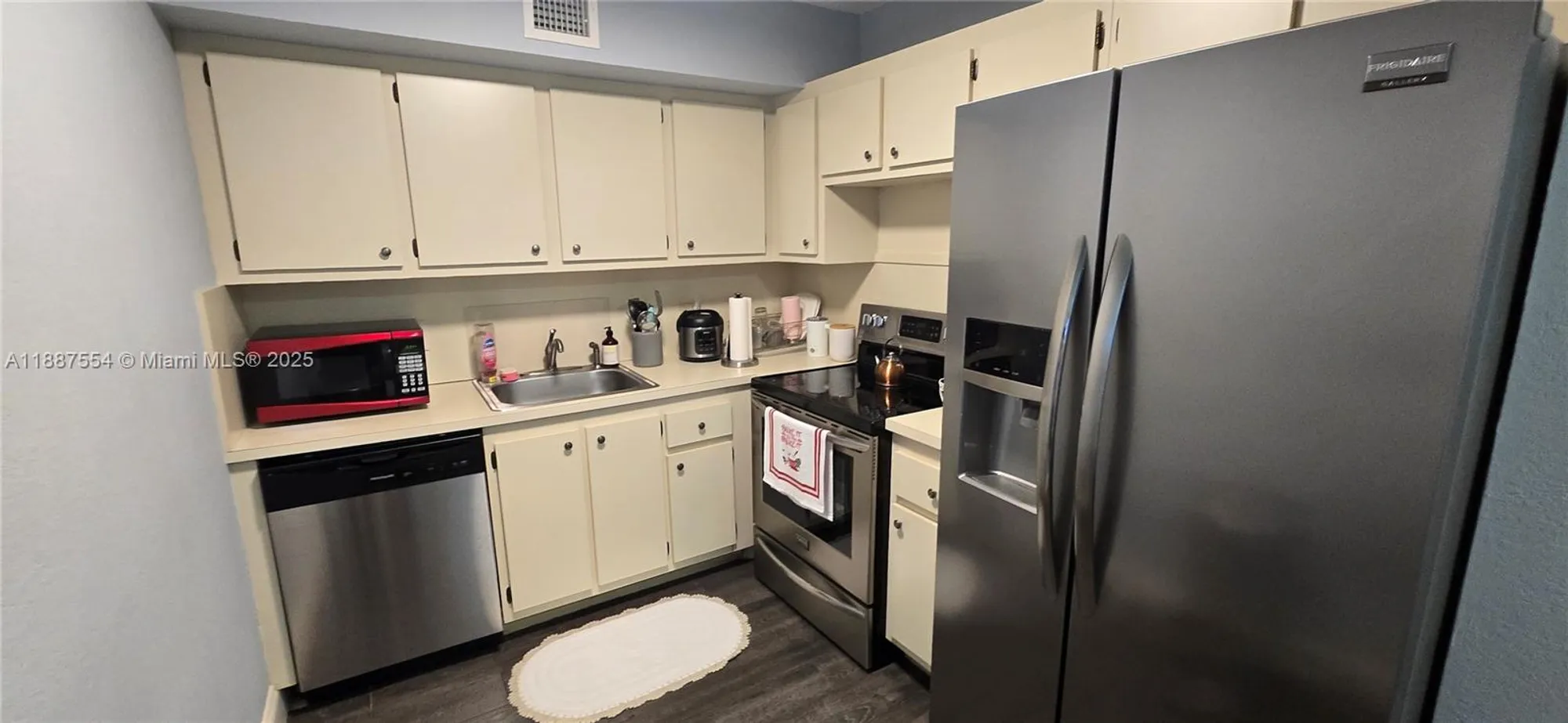 Property Slideshow image 1 of 15 | 13500 sw 1st st 302u, Pembroke Pines, FL, 33027