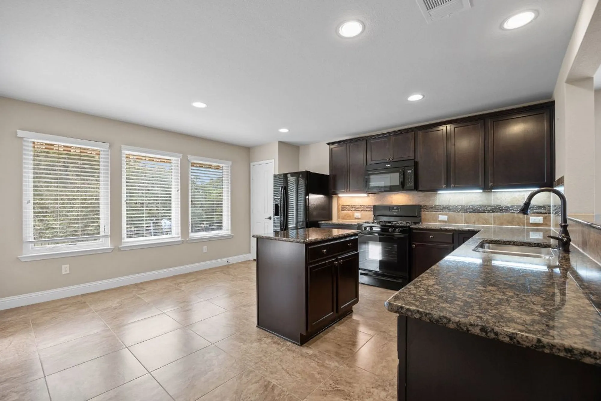 Property Slideshow image 12 of 28 | 309 kickapoo creek ln, Georgetown, TX, 78633