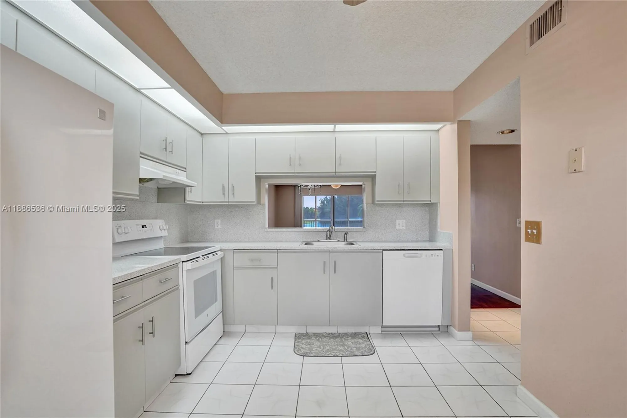 Property Slideshow image 18 of 43 | 12500 sw 6th st 203n, Pembroke Pines, FL, 33027