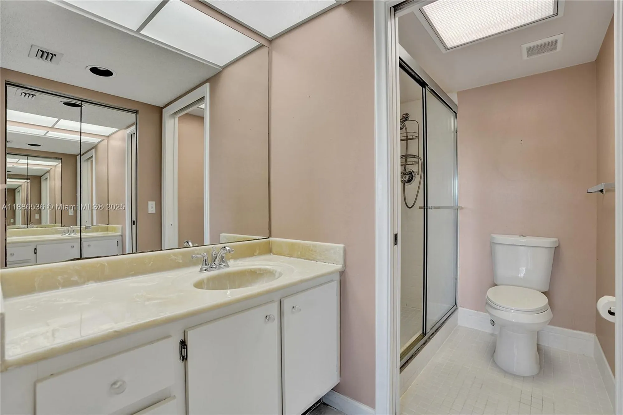 Property Slideshow image 12 of 43 | 12500 sw 6th st 203n, Pembroke Pines, FL, 33027
