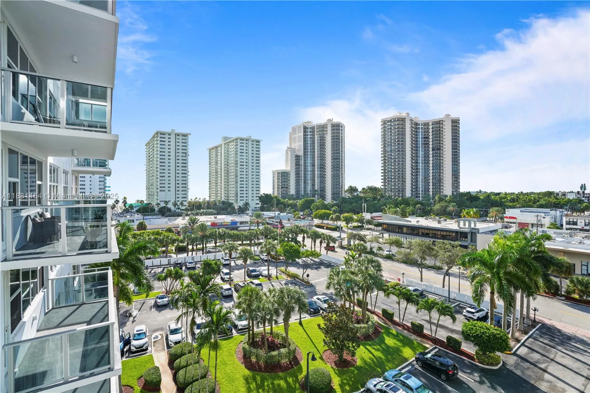 Property Slideshow image 14 of 21 | 3333 ne 34th st apt 711, Fort Lauderdale, FL, 33308