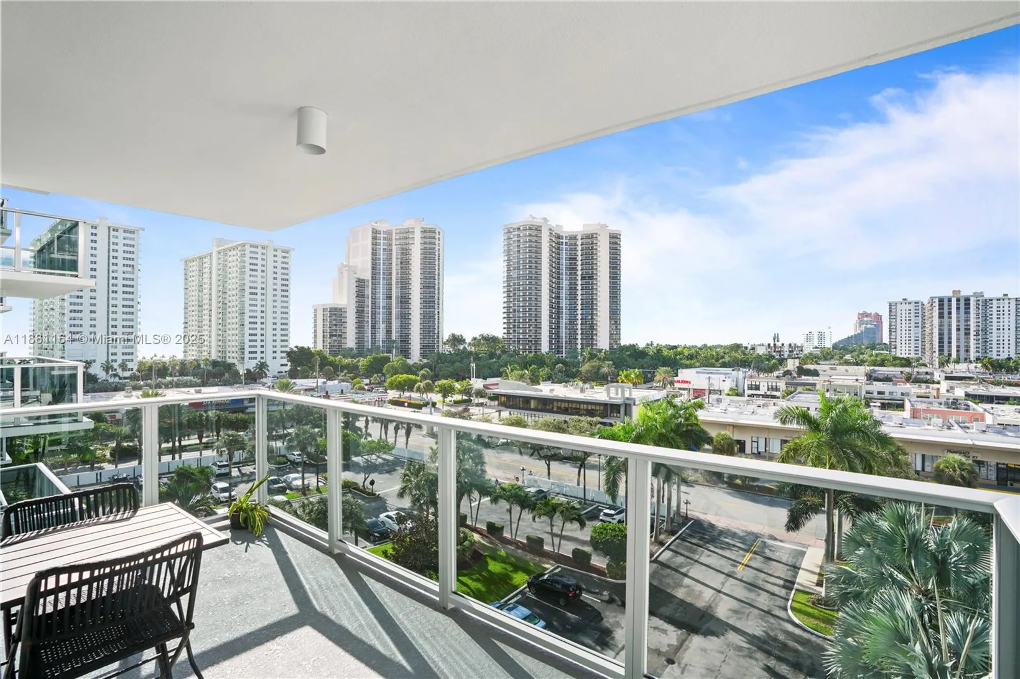 Property Slideshow image 12 of 21 | 3333 ne 34th st apt 711, Fort Lauderdale, FL, 33308