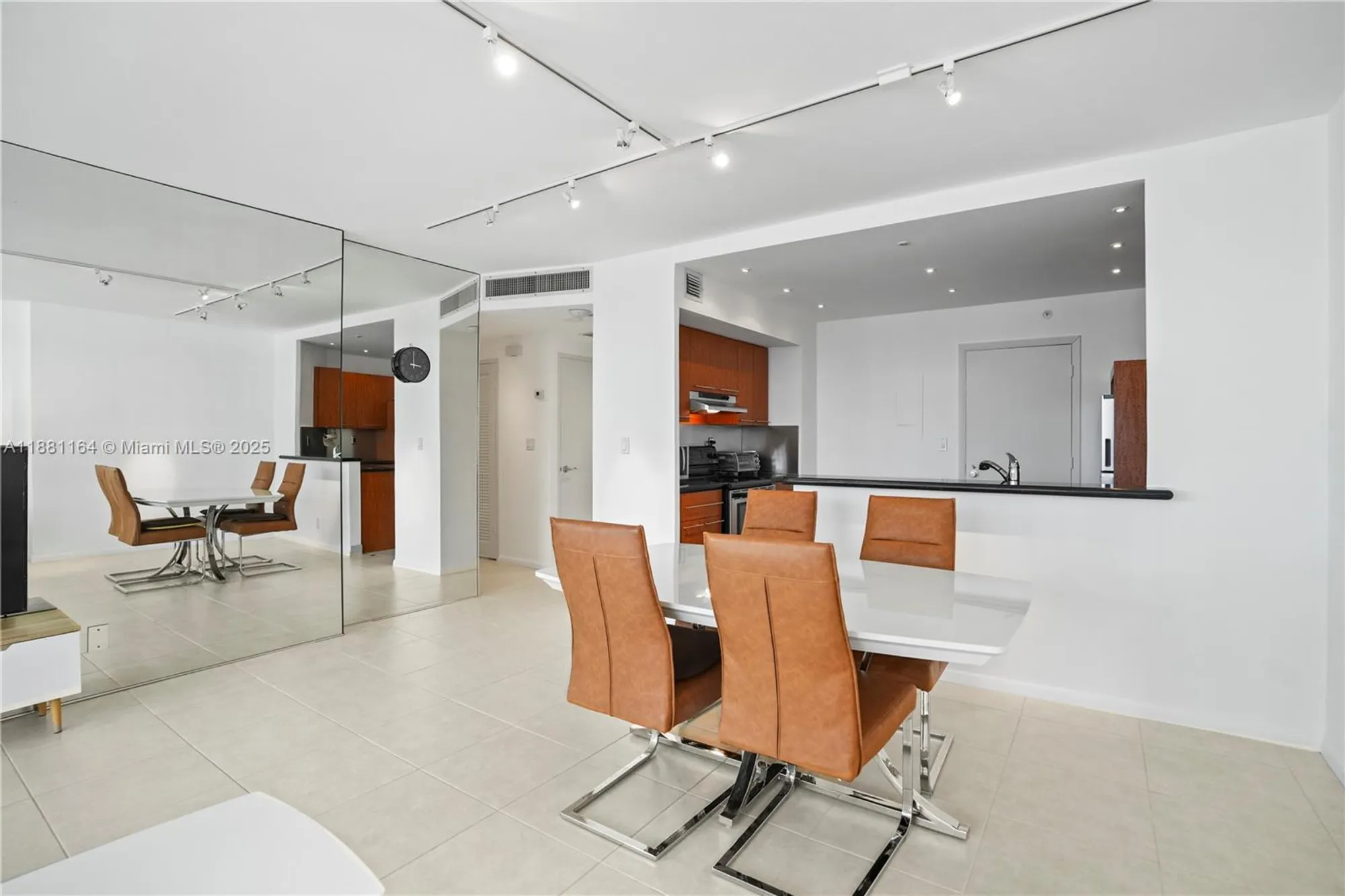 Property Slideshow image 5 of 21 | 3333 ne 34th st apt 711, Fort Lauderdale, FL, 33308