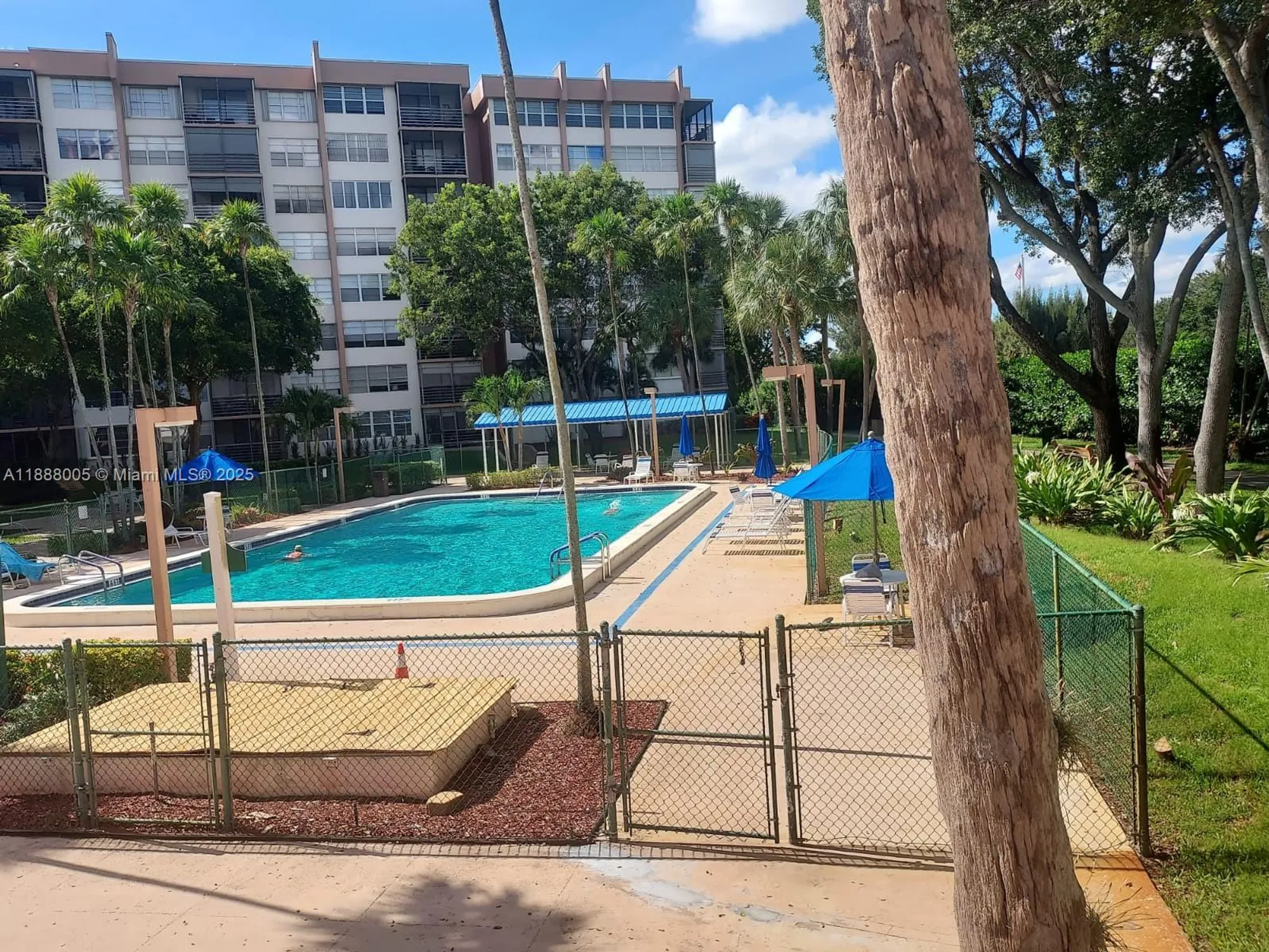 Property Slideshow image 15 of 41 | 1400 saint charles pl 623, Pembroke Pines, FL, 33026