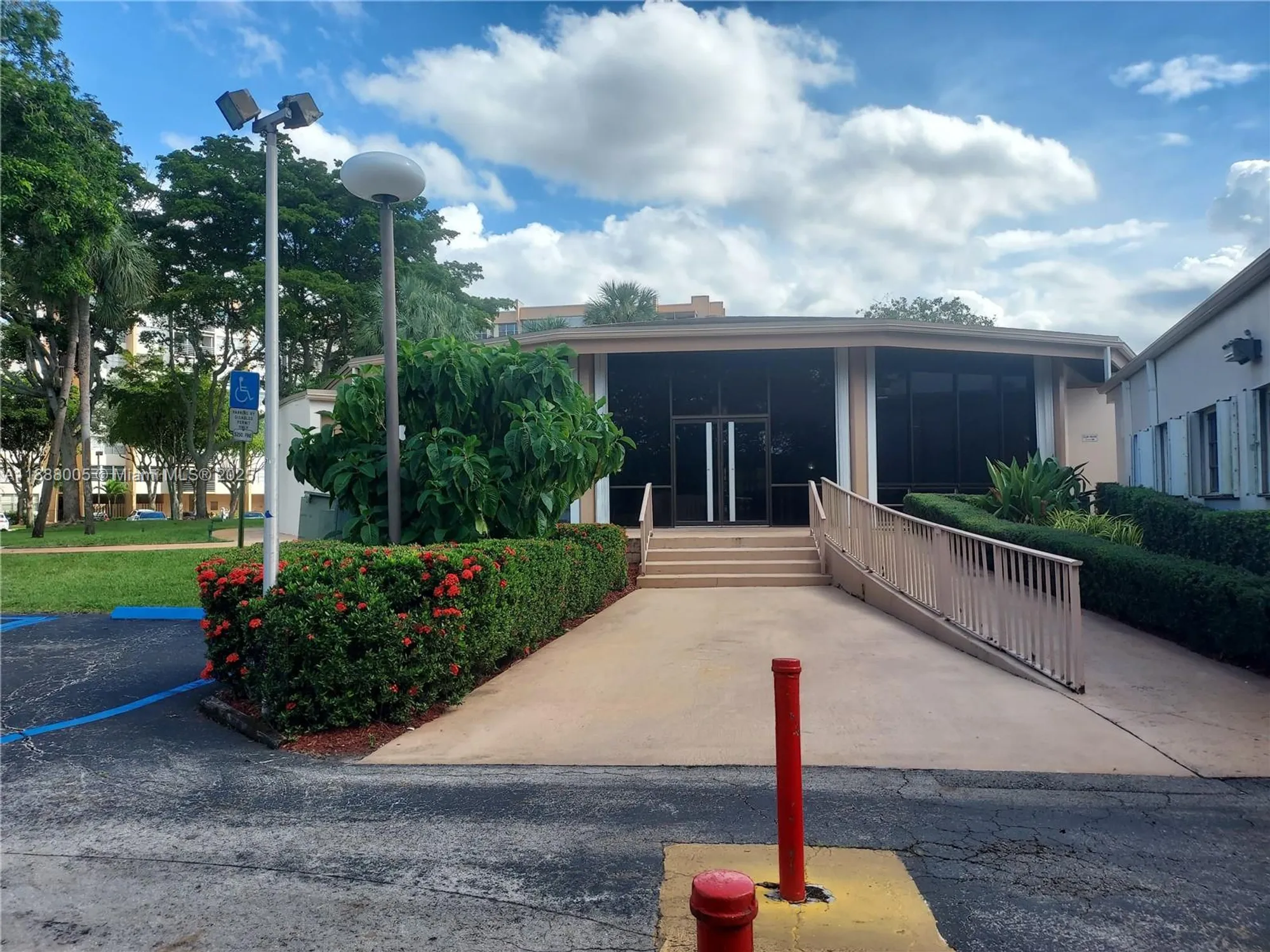 Property Slideshow image 12 of 41 | 1400 saint charles pl 623, Pembroke Pines, FL, 33026