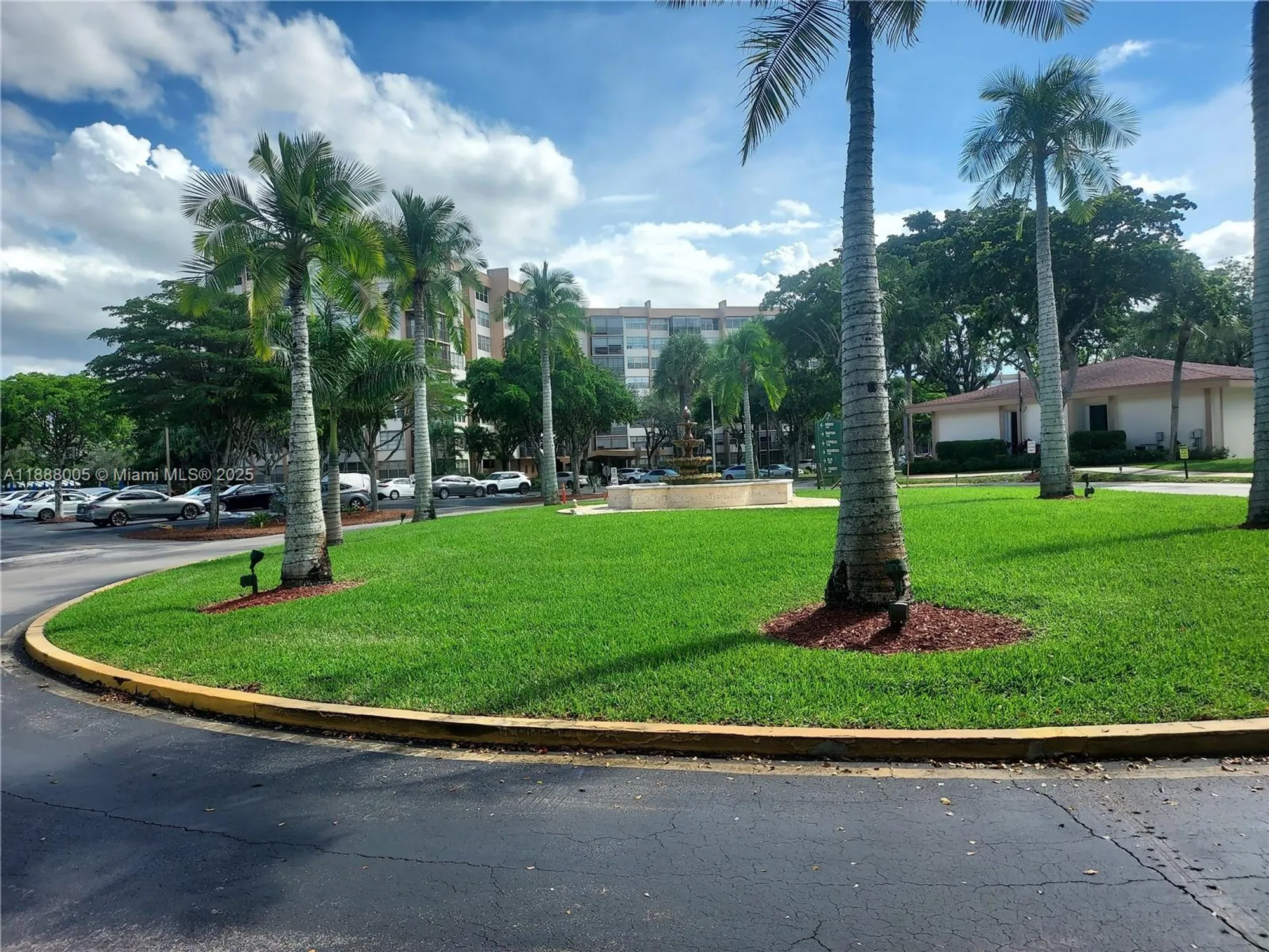 Property Slideshow image 2 of 41 | 1400 saint charles pl 623, Pembroke Pines, FL, 33026